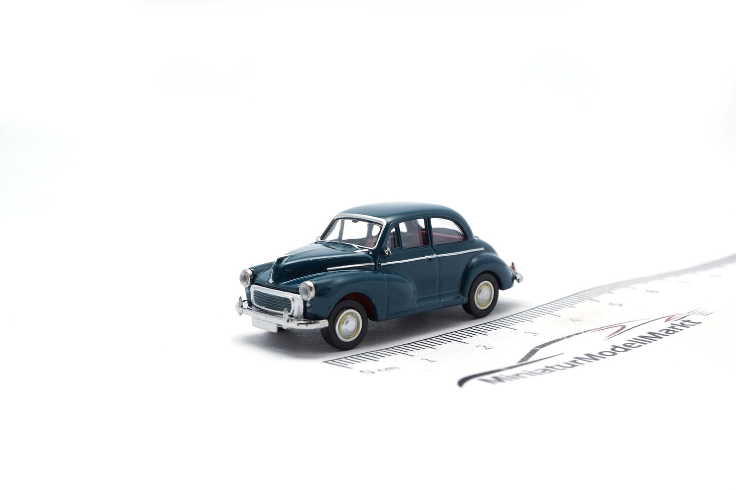 Brekina BRE15215 Morris Minor 1000 - blau 1:87
