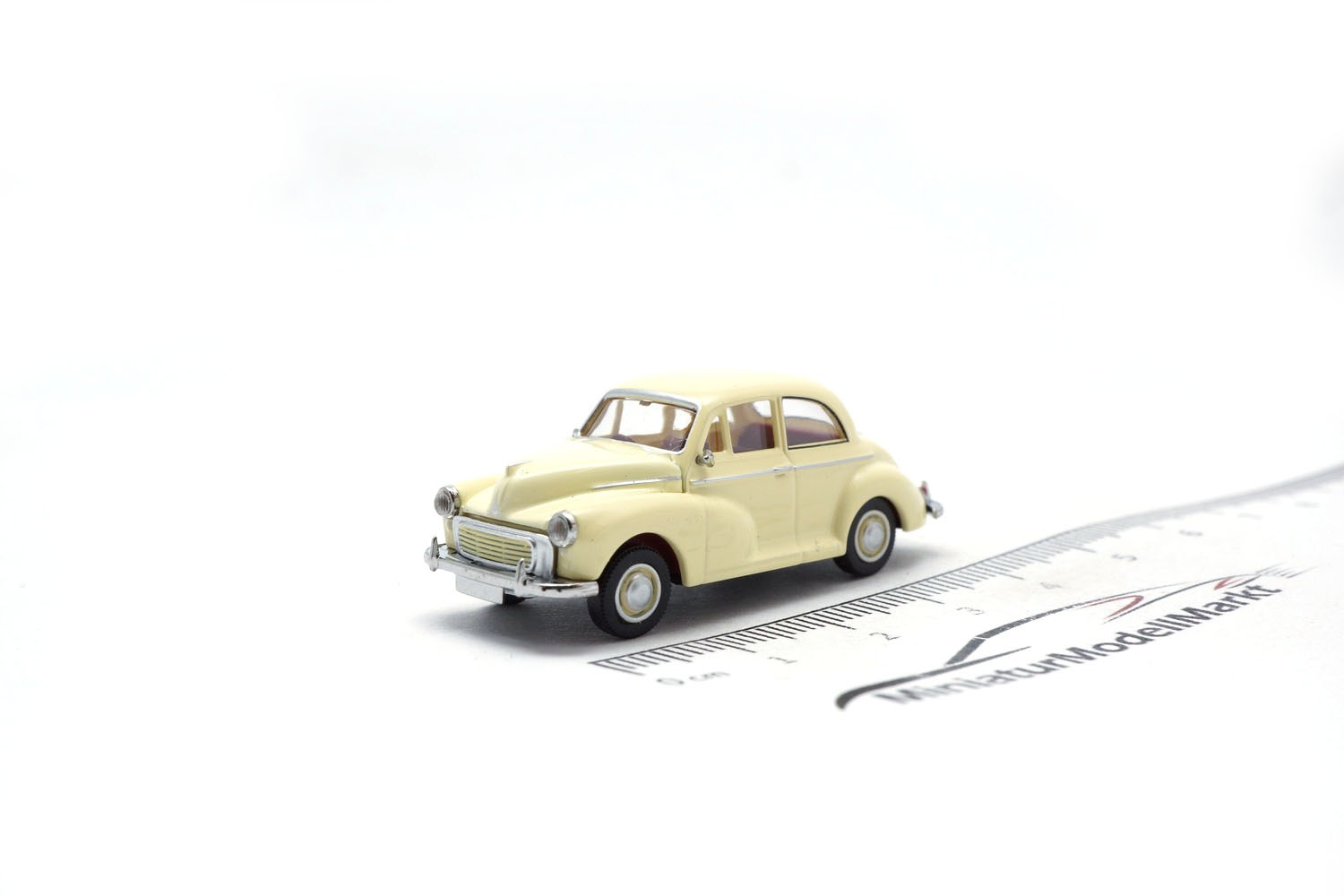 Brekina BRE15216 Morris Minor 1000 - hellgelb 1:87