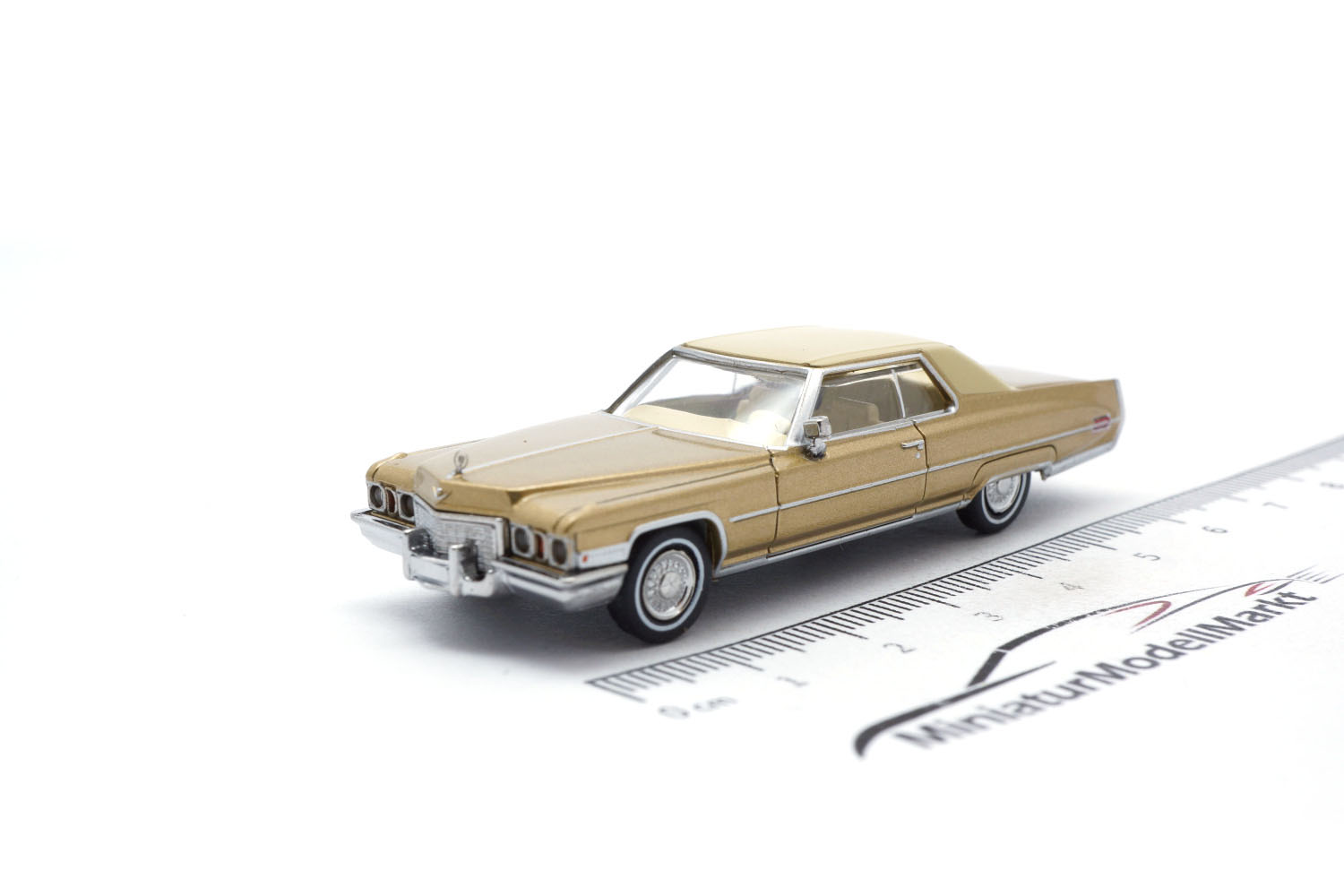 Brekina 18126 Cadillac Coupe deVille - gold (Metallic) - beige 1:87