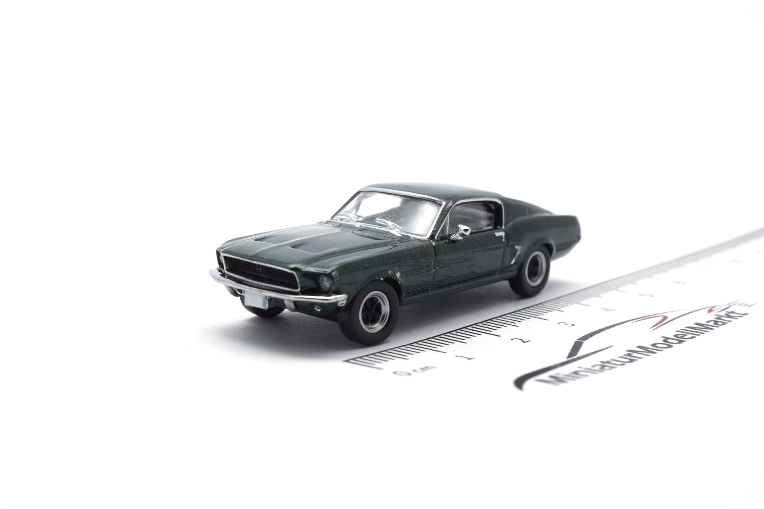 Brekina BRE19600 Ford Mustang Fastback - dunkelgrün (Metallic) - Vorbestellung 1:87