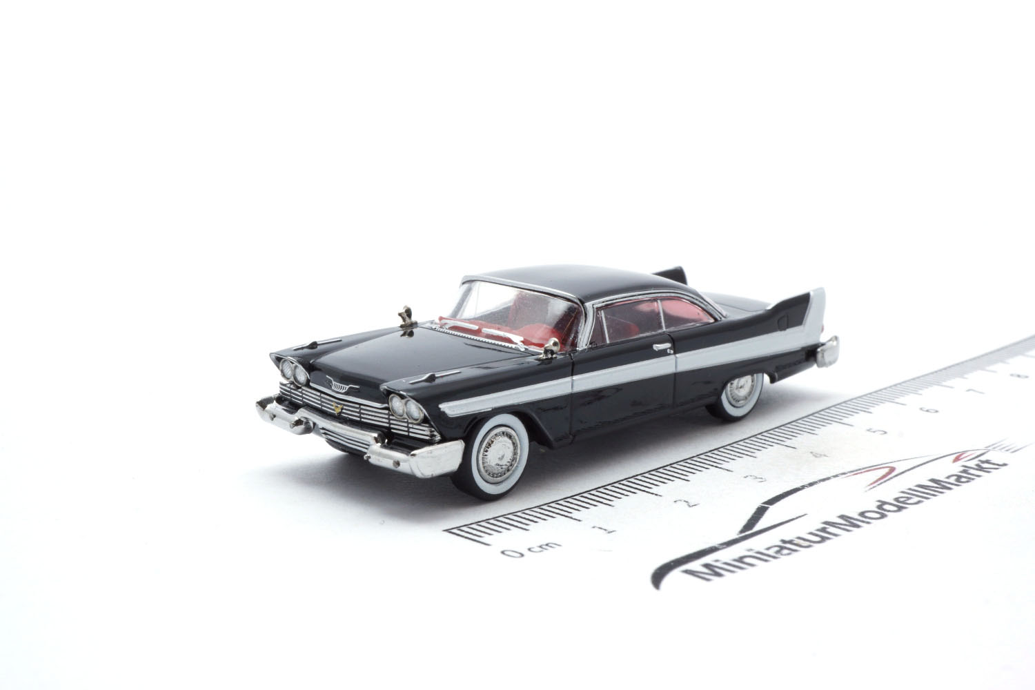 Brekina BRE19680 Plymouth Fury - schwarz , weiss 1:87