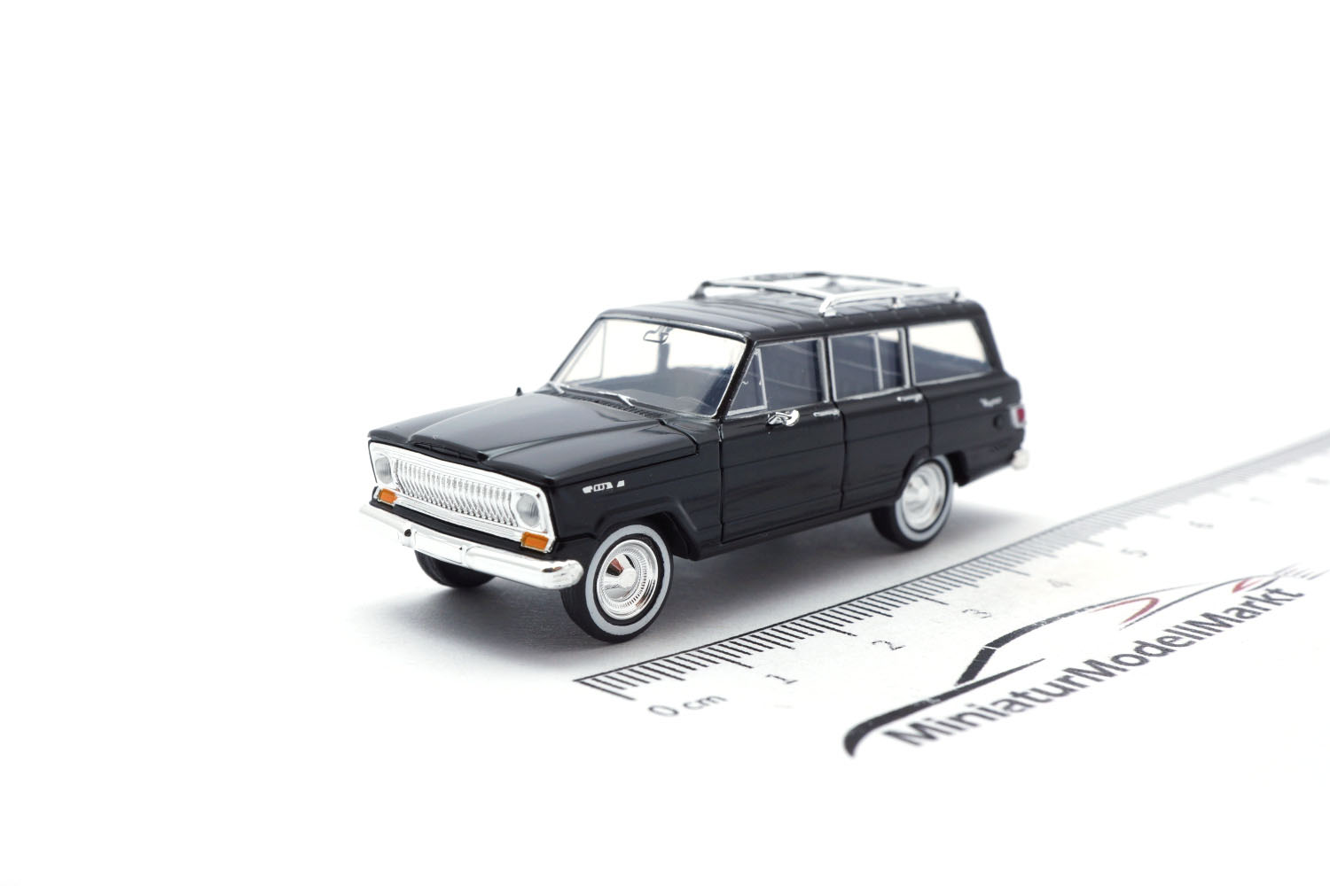 Brekina 19862 Jeep Wagoneer - schwarz 1:87