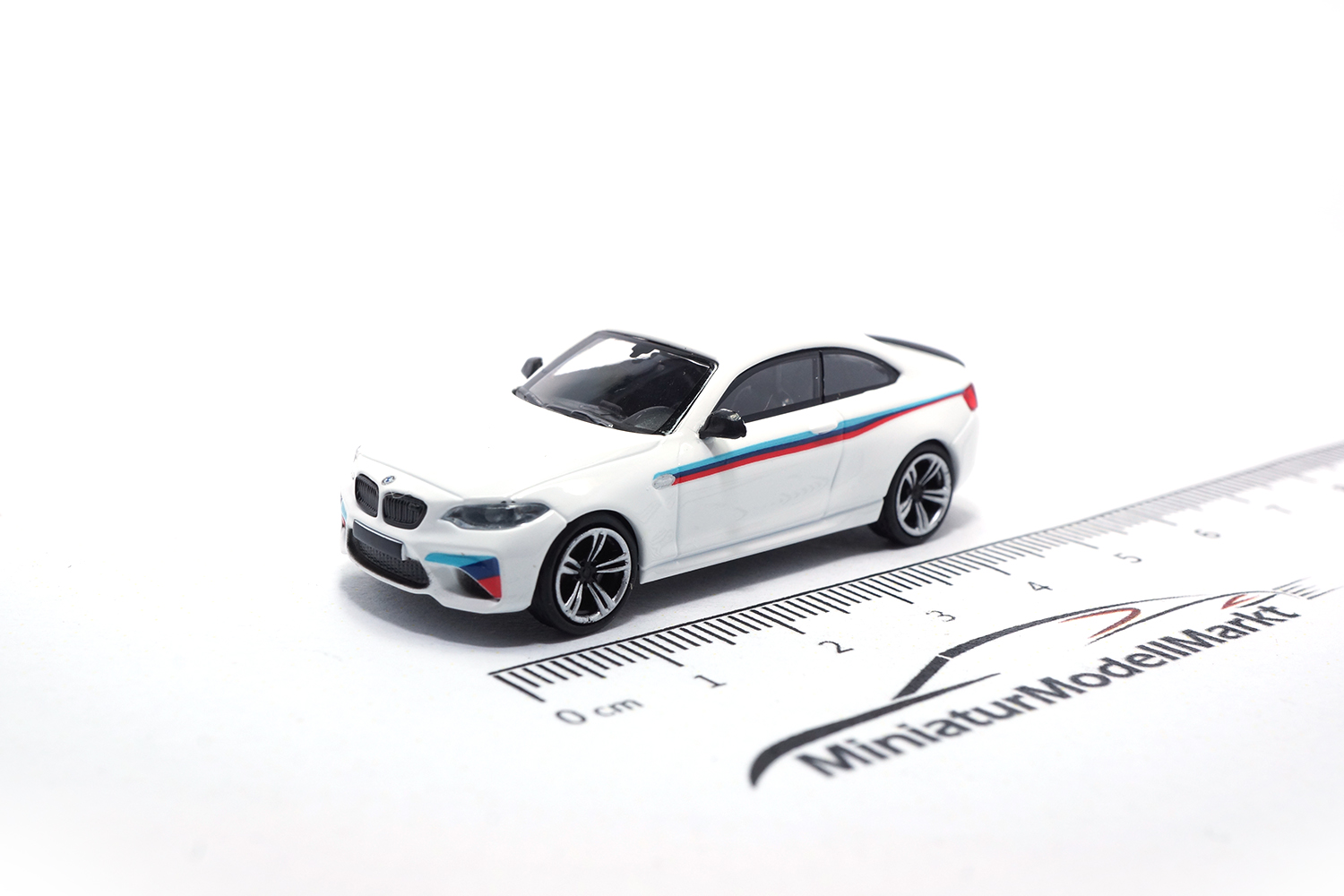 Minichamps 870027006 BMW M2 - 2016 - Weiss - Präsentation 1:87