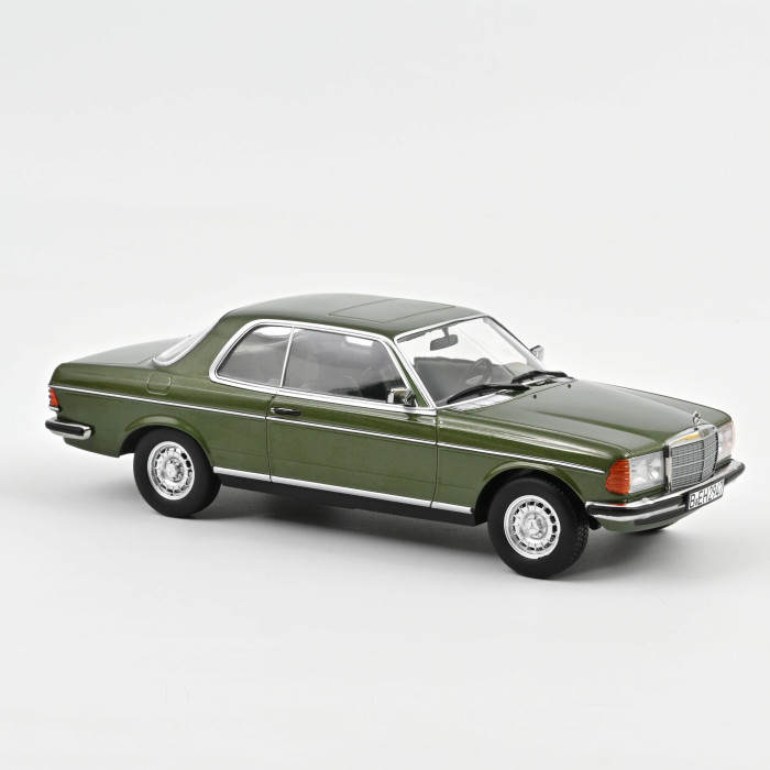 Norev 183704 Mercedes-Benz 280 CE - Grün metallic - 1980  1:18