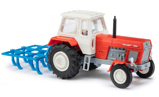 Busch 8712 Traktor mit Schwergrubber - Vorbestellung 1:120