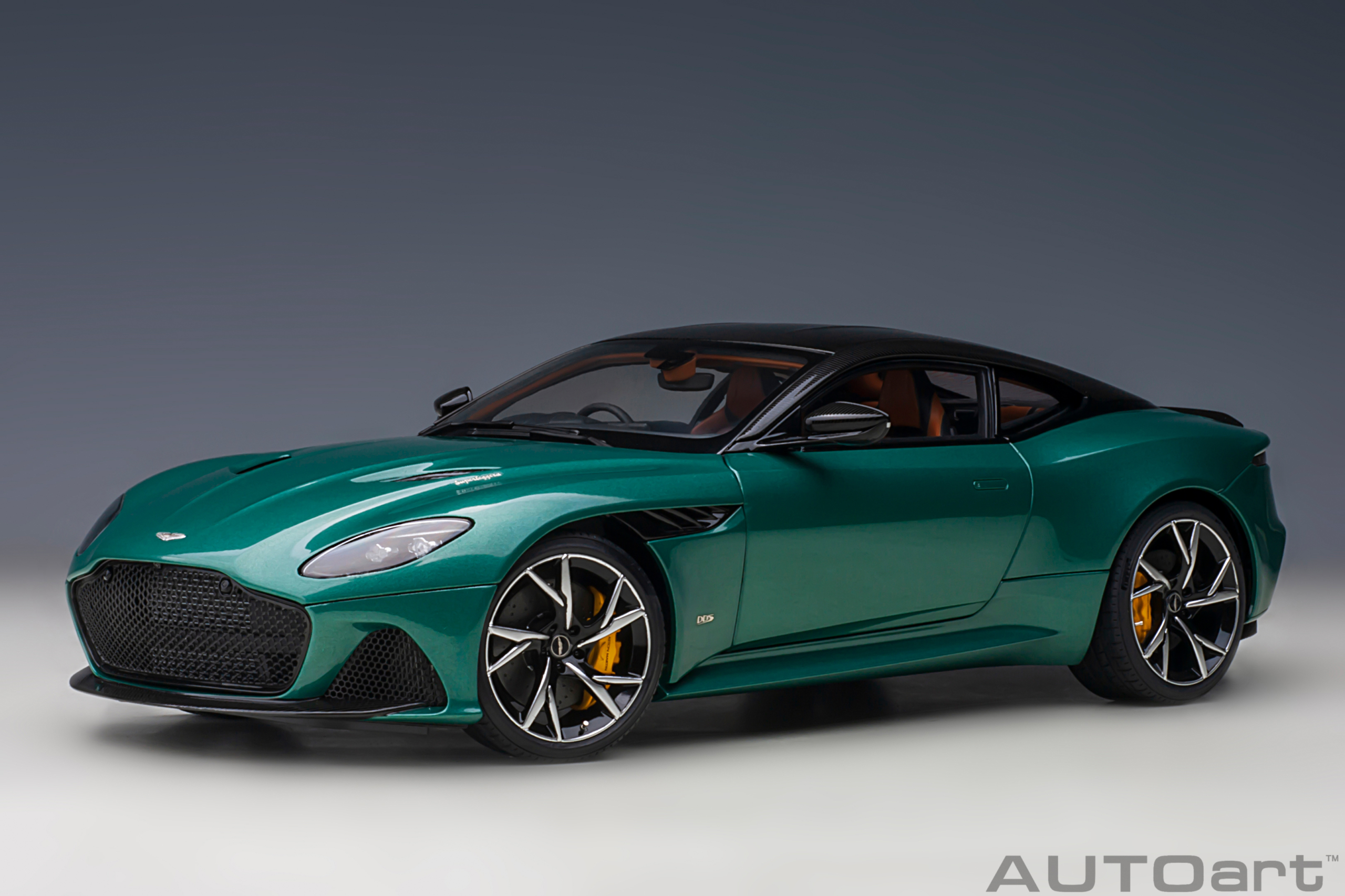 AutoArt 70297 Aston Martin DBS Superleggera - Aston Martin Racing Green 1:18