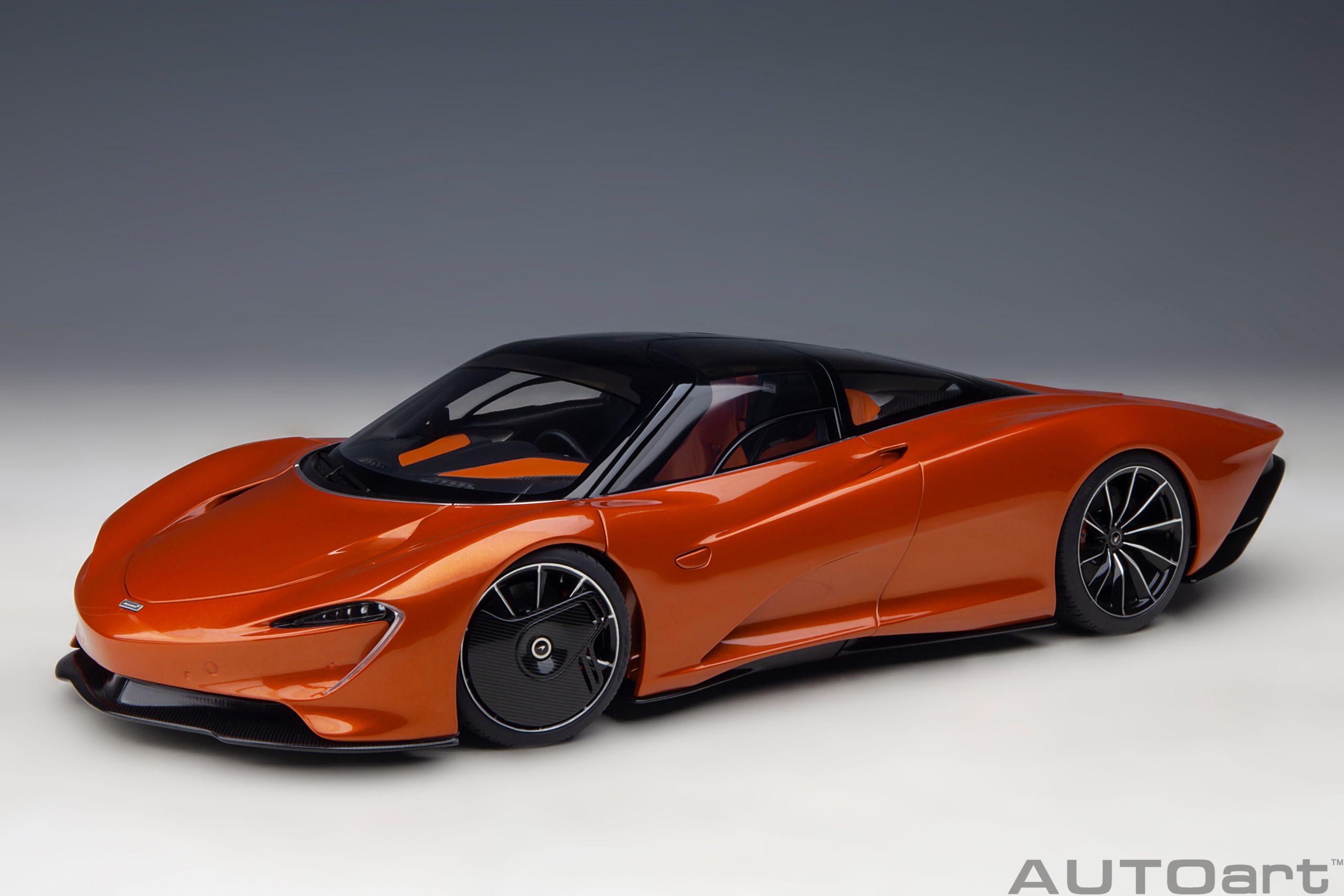 AutoArt 76088 McLaren Speedtail - Volcano Orange 1:18