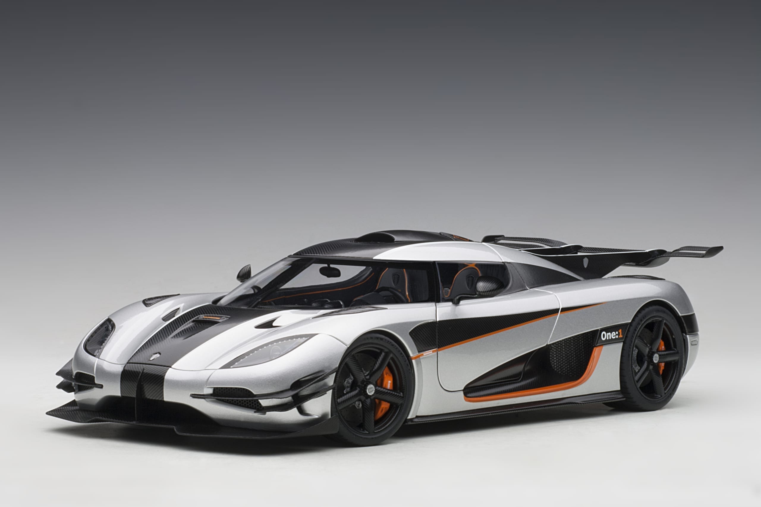 Autoart 79017 Koenigsegg One:1 - Moon Grey 1:18