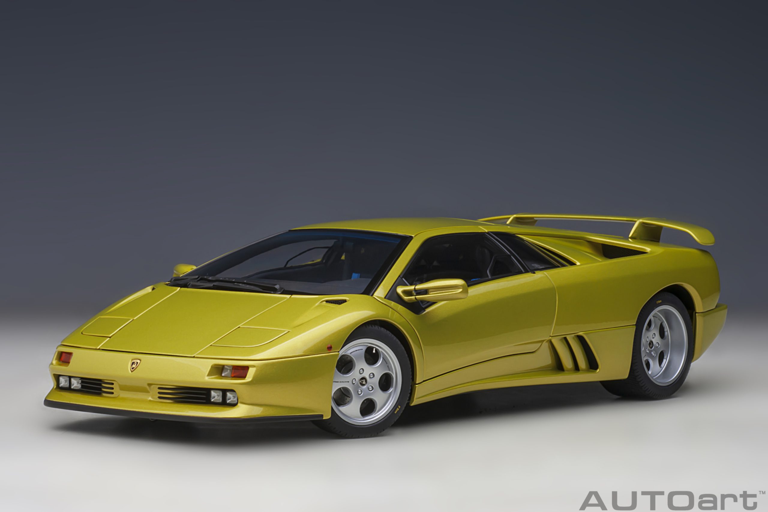 AutoArt 79157 Lamborghini Diablo SE30 - Giallo Spyder 1:18