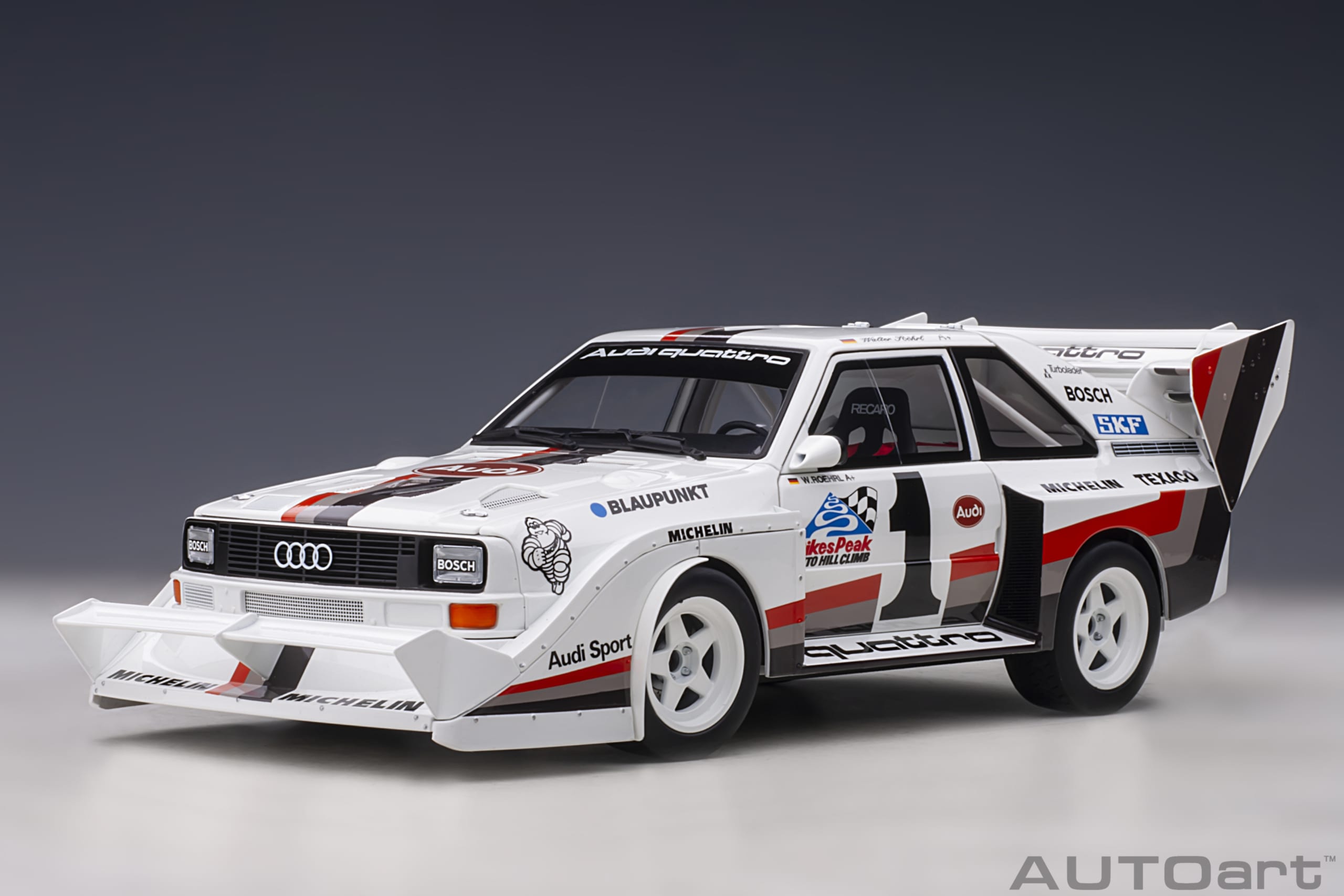 Autoart 88700 Audi Sport Quattro S1 Pikes Peak 1987 - W.Röhrl 1:18