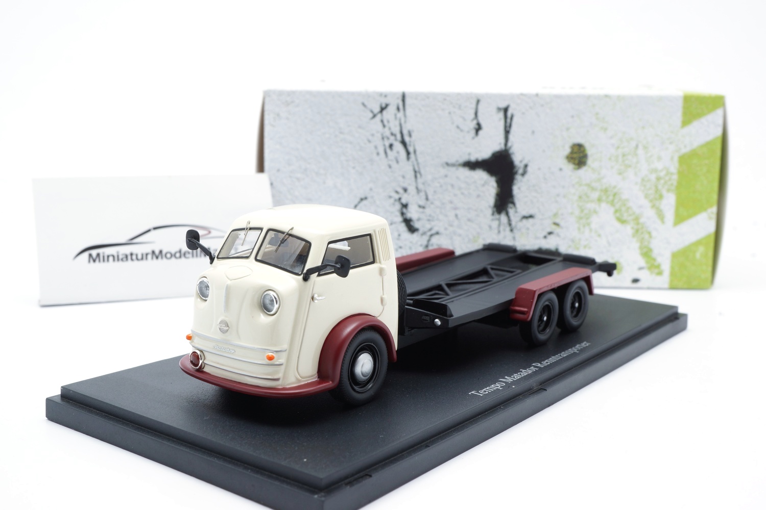 Autocult 07003 Tempo Matador Renntransporter - beige-rot 1:43