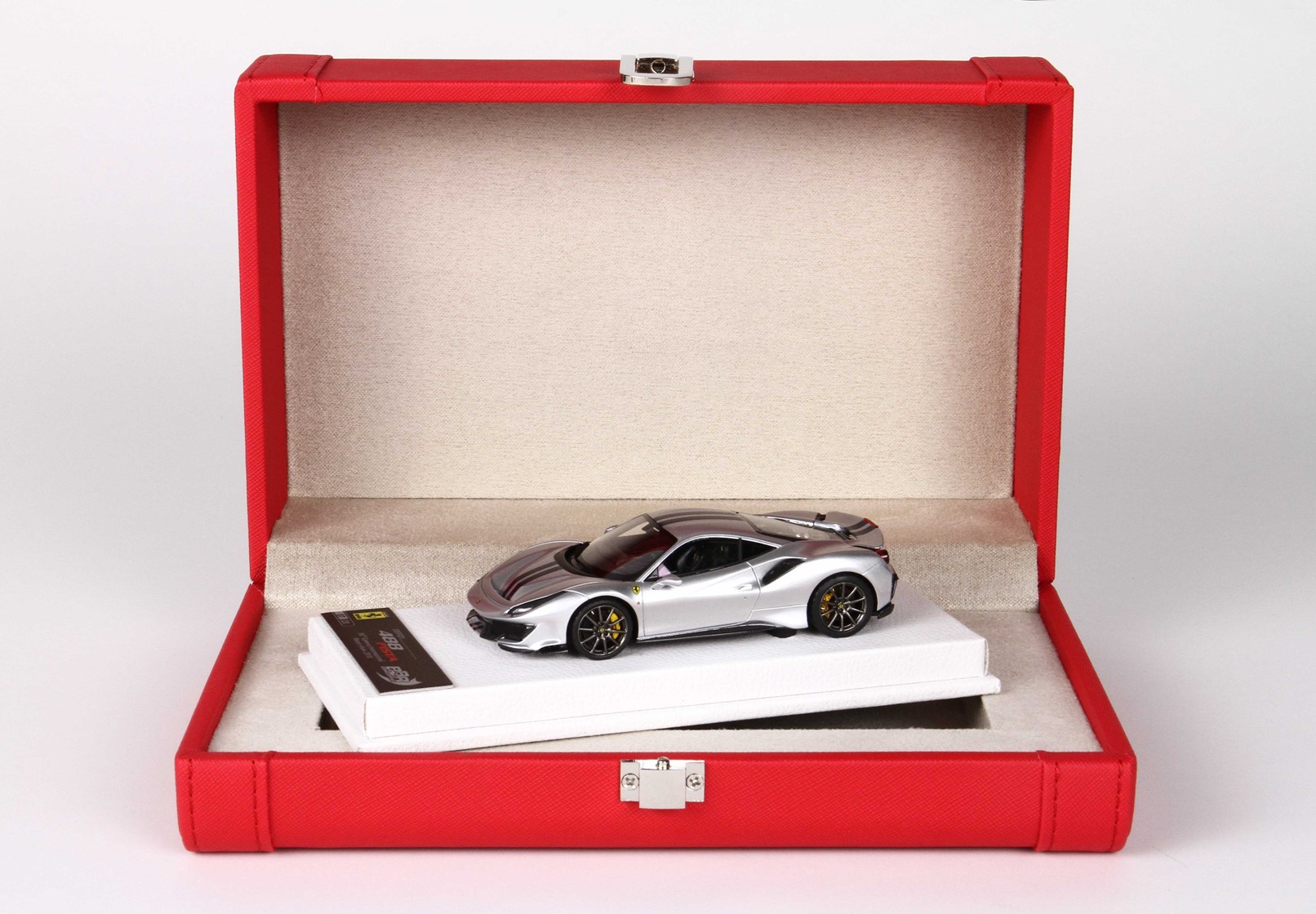 BBR BBRC202BST Ferrari 488 Pista (2018) - Grey - Special Packaging 1:43