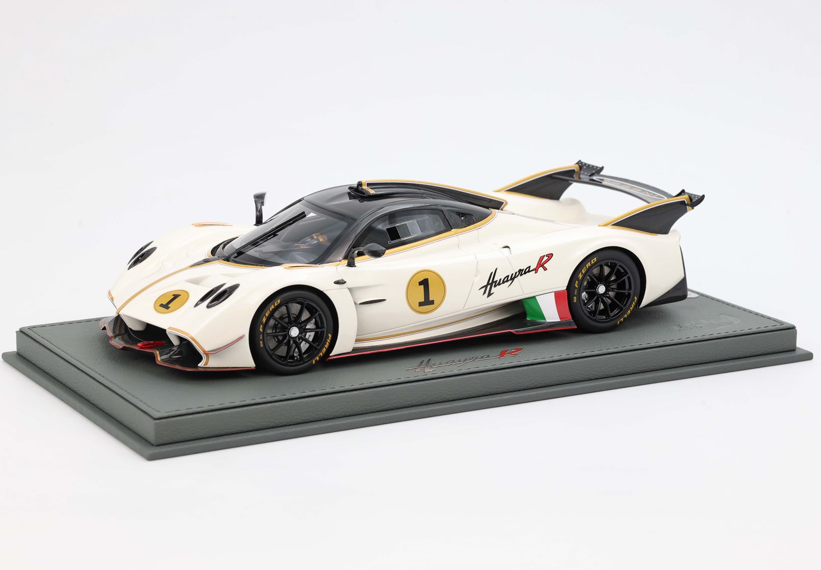 BBR P18218H Pagani Huayra R  - White Benny and gloss carbon roof 1:18