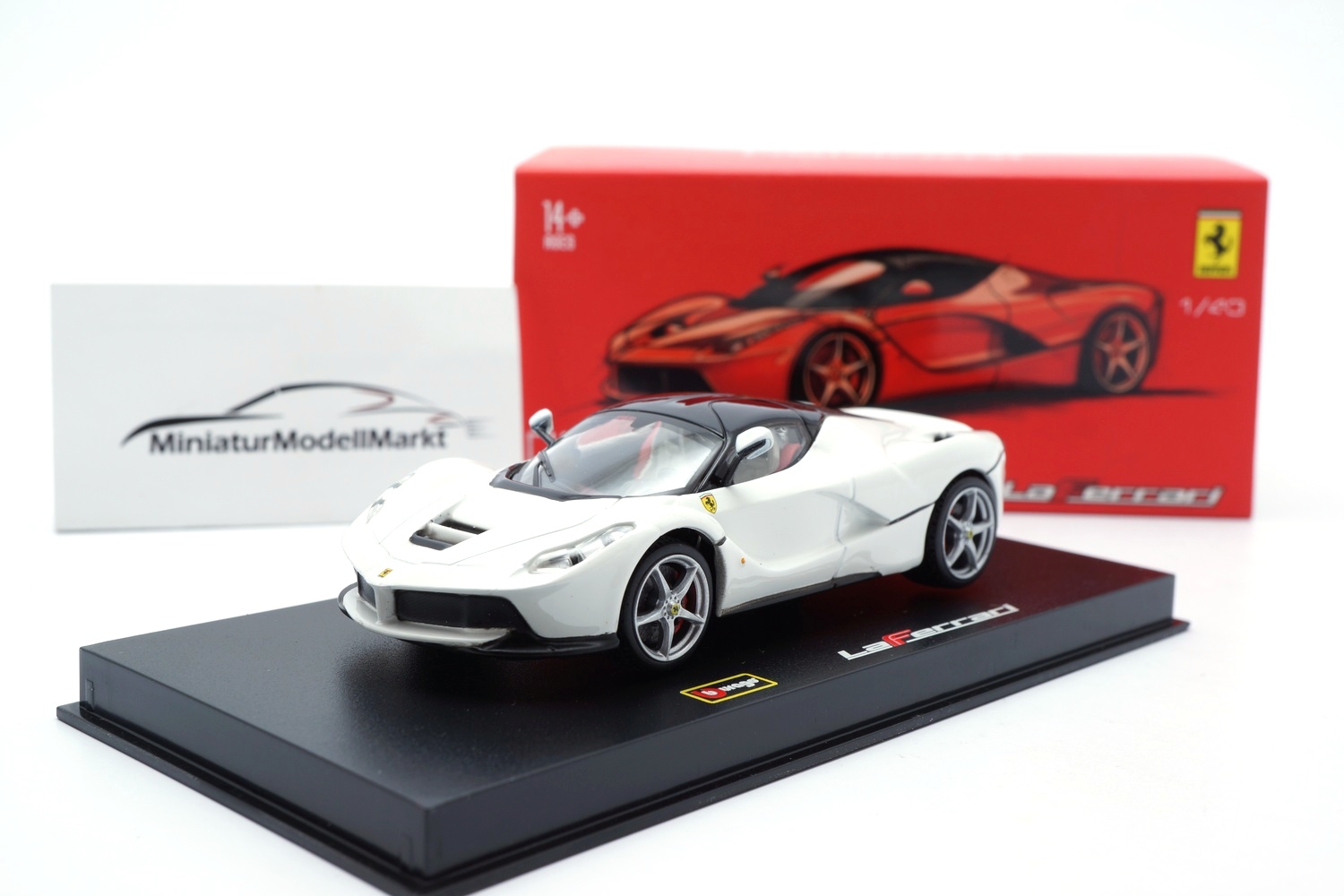 Bburago 18-36902 Ferrari LaFerrari - weiss 1:43