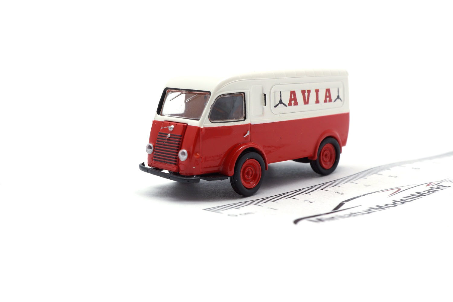 Brekina 14686 Renault 1000Kg - Avia 1:87