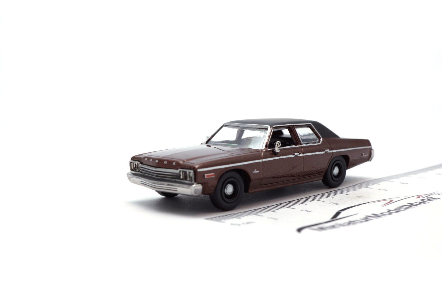 Brekina BRE18152 Dodge Monaco - kupfer (Metallic) 1:87