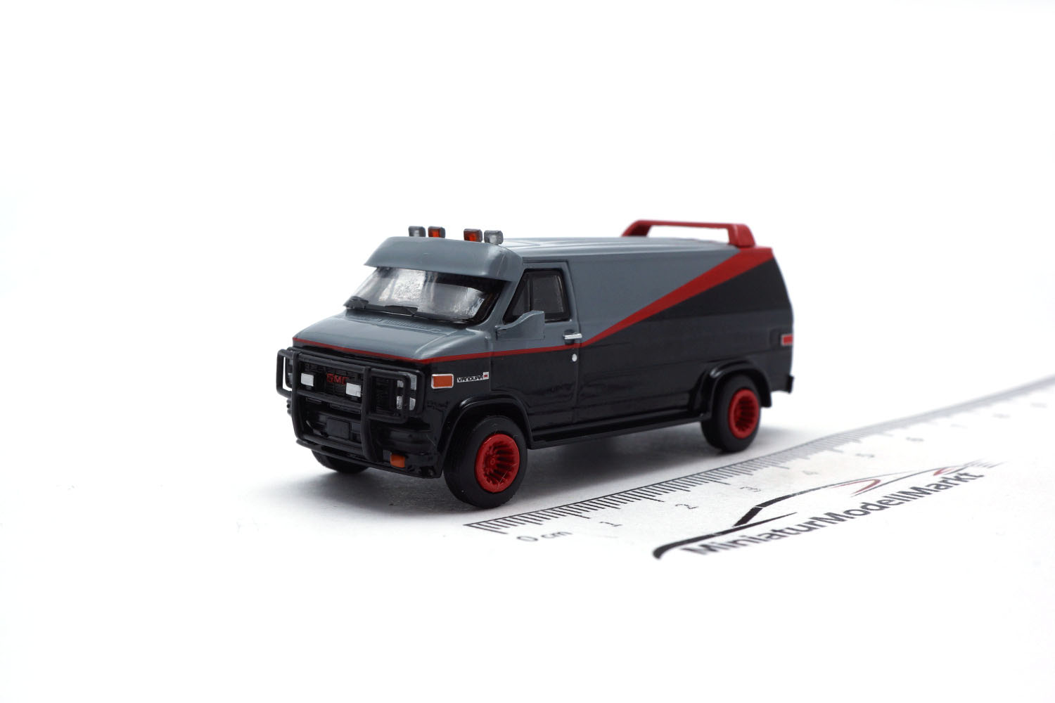 Brekina BRE18250 GMC Vandura - schwarz , rot 1:87