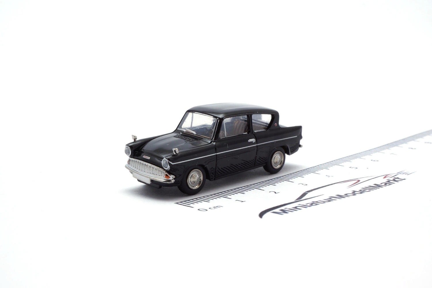 Brekina BRE19331 Ford Anglia - schwarz 1:87