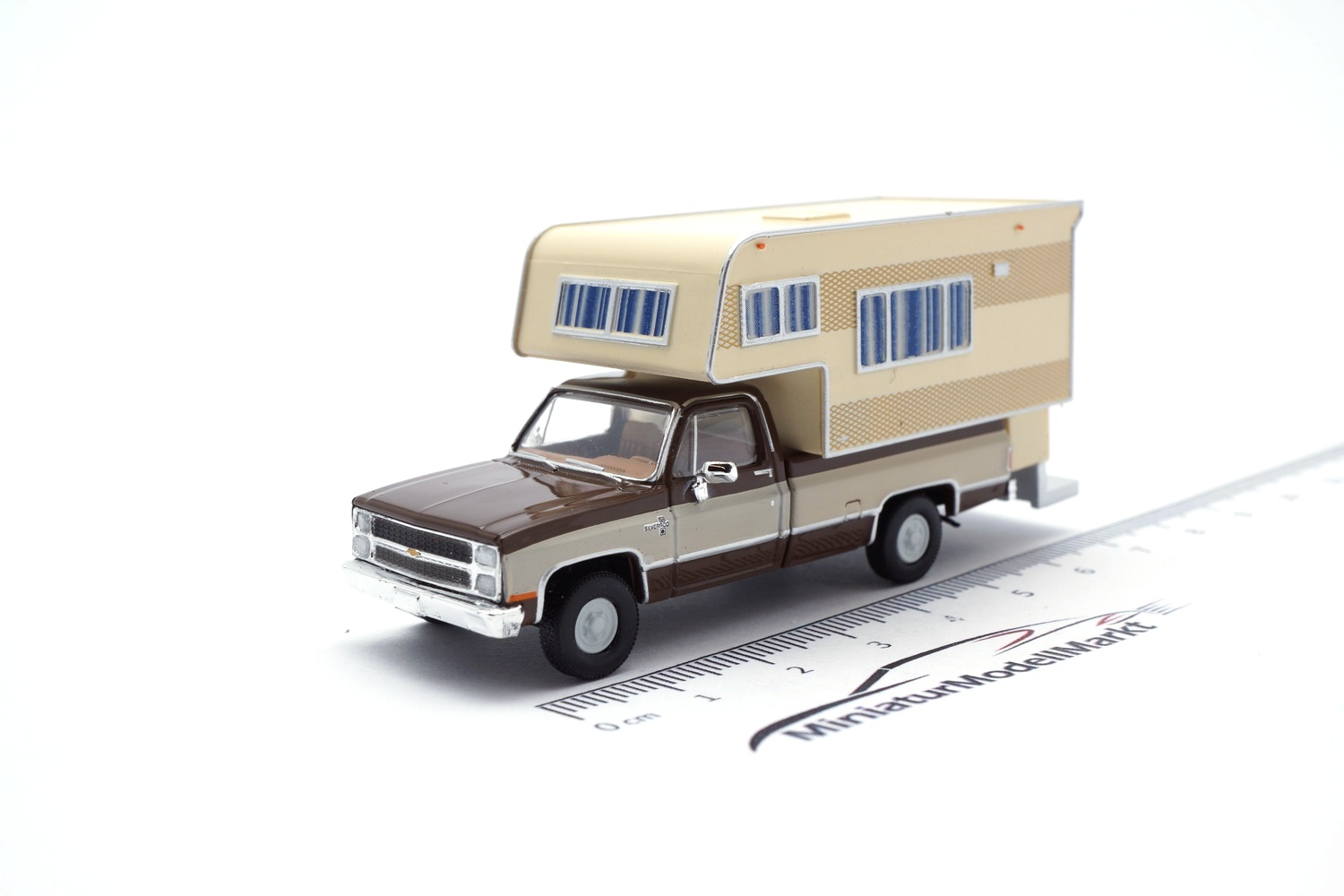Brekina BRE19664 Chevrolet C 20 Camper - braun , hellbeige 1:87