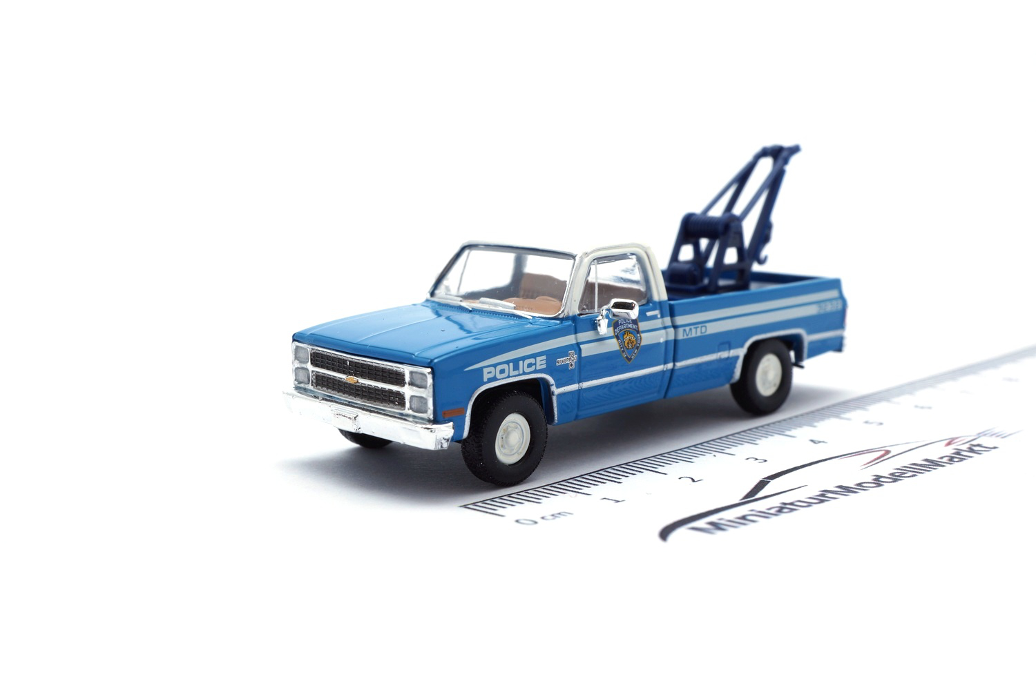 Brekina BRE19672 Chevrolet C 10 Abschleppwagen - NYPD - Vorbestellung 1:87