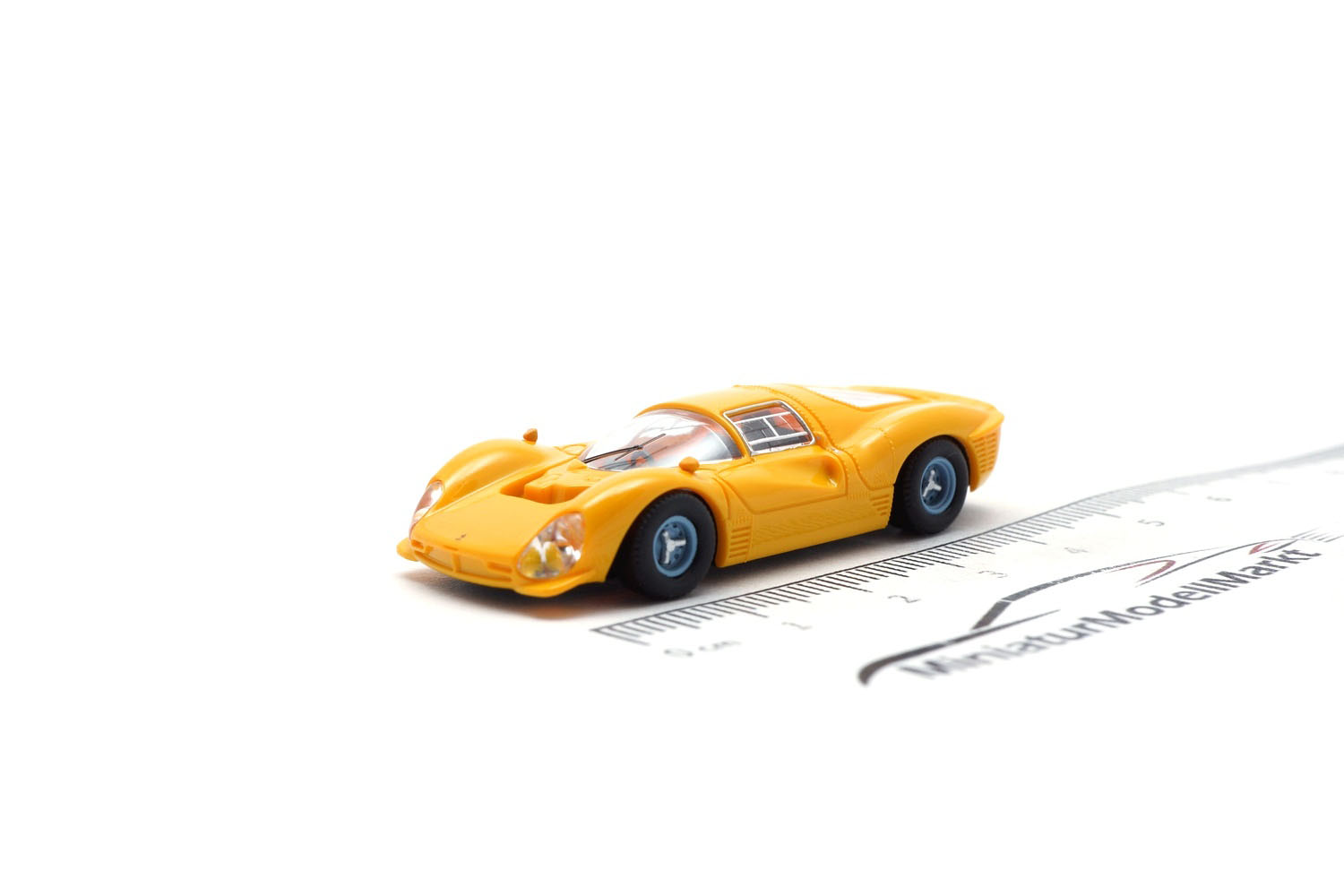 Brekina 22902 Ferrari 330 P3 Berlinetta - gelb 1:87