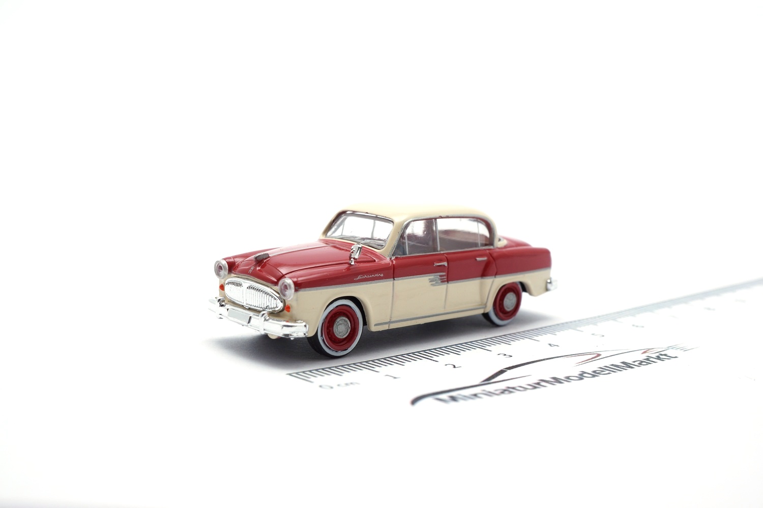 Brekina 27473 Sachsenring P 240 - rot/hellbeige - 1956 1:87