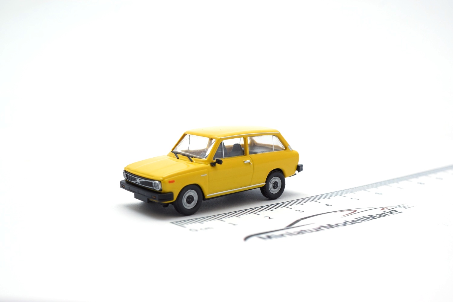 Brekina 27626 Volvo 66 Kombi - hellgelb - 1975 1:87