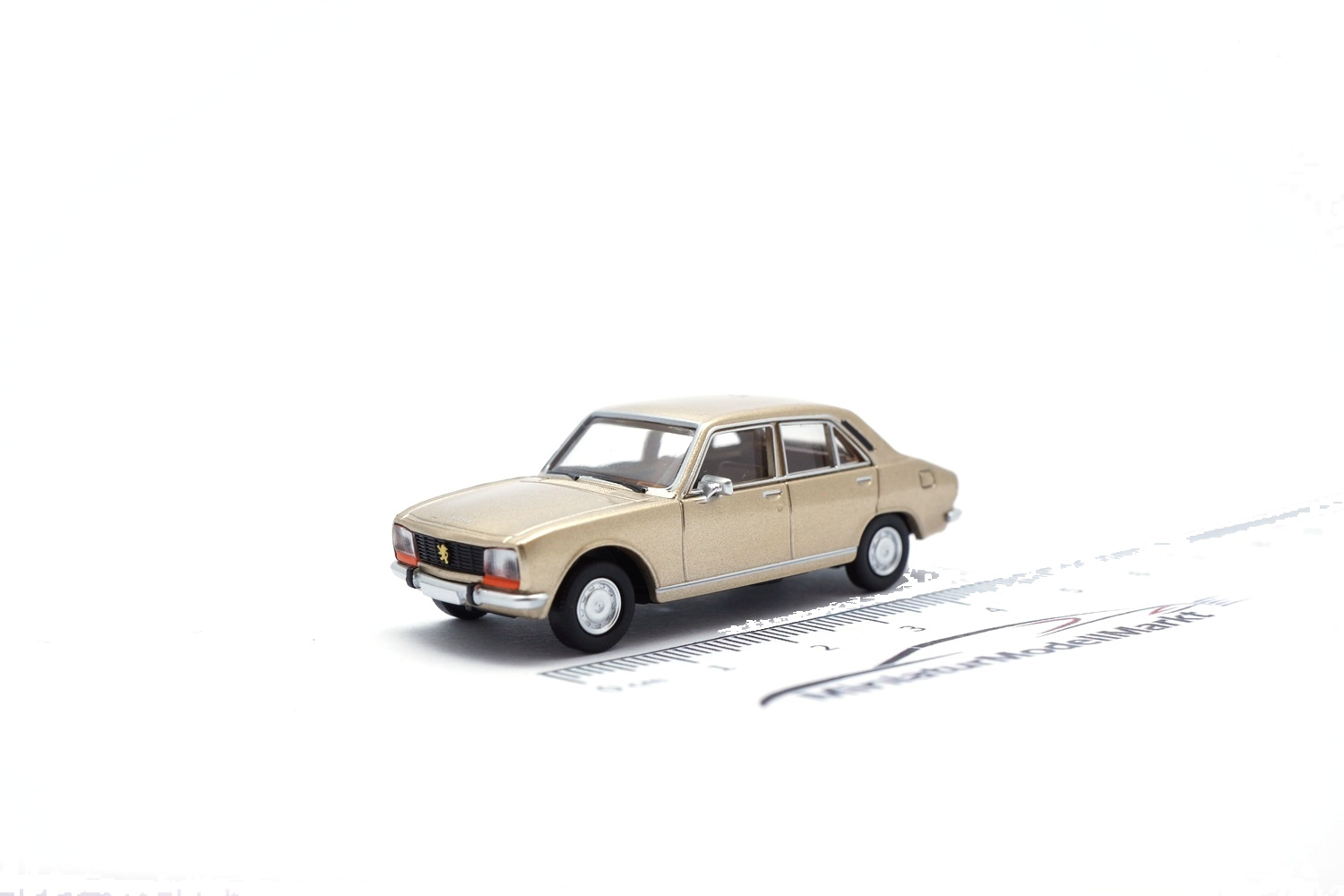Brekina BRE29126 Peugeot 504 - gold (Metallic) 1:87