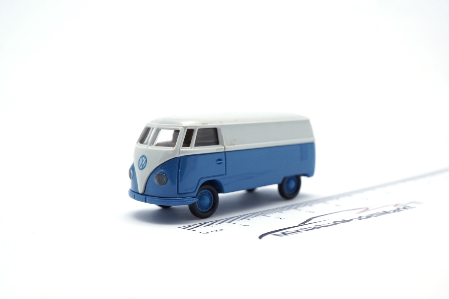 Brekina BRE32076 VW T1a Kasten - hellgrau , blau 1:87