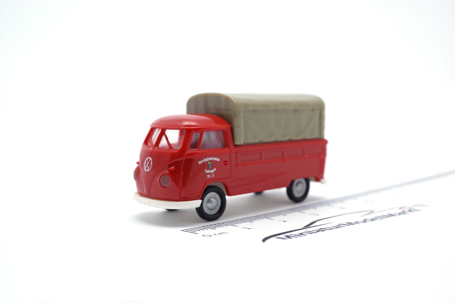 Brekina 32981 VW T1b Pritsche - Berufsfeuerwehr Solingen - 1960 1:87