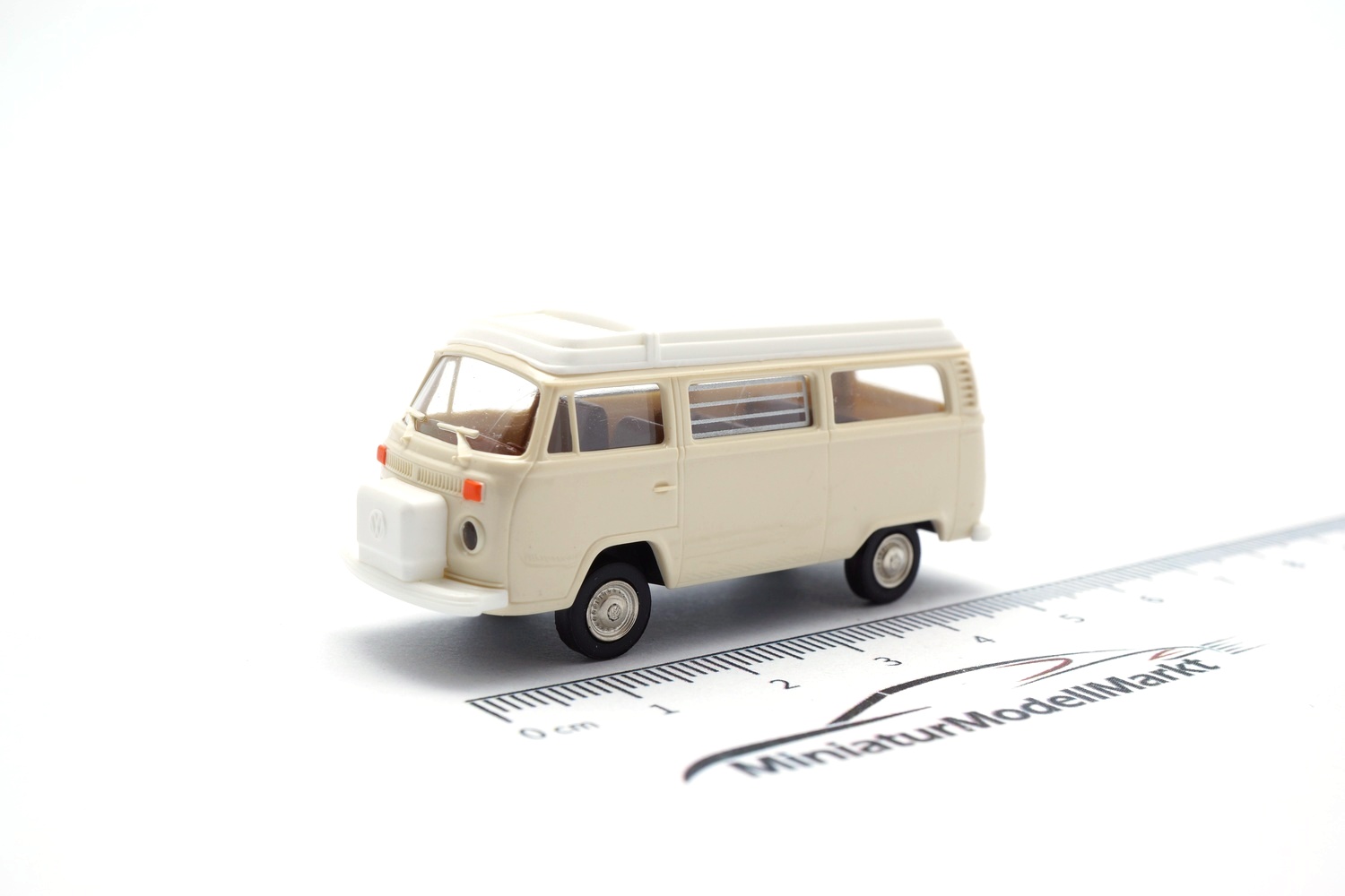Brekina 33143 VW T2 Camper - hellbeige - mit Aufstelldach - 1972 1:87