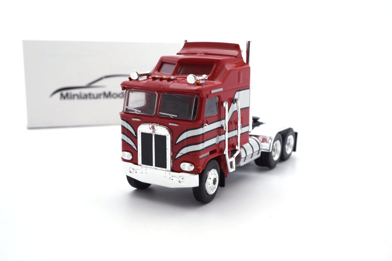 Brekina 85728 Kenworth K 100 Aerodyne - rot/weiss - 1976 1:87
