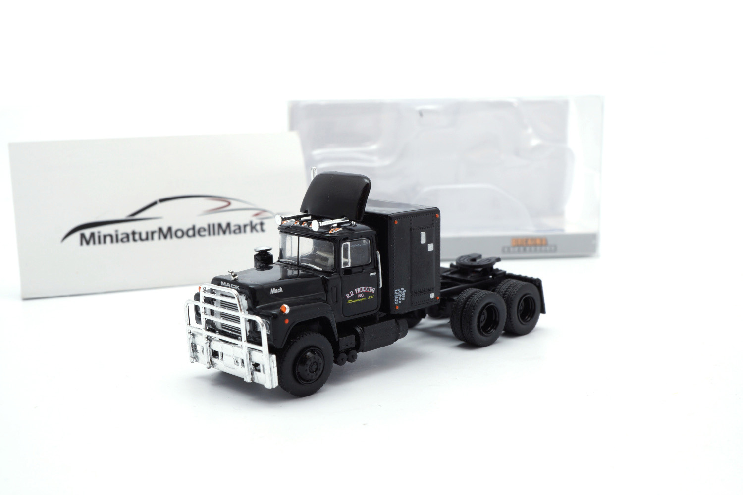 Brekina 85800 Mack RS 700 - schwarz - 1966 - Rubber Duck 1:87