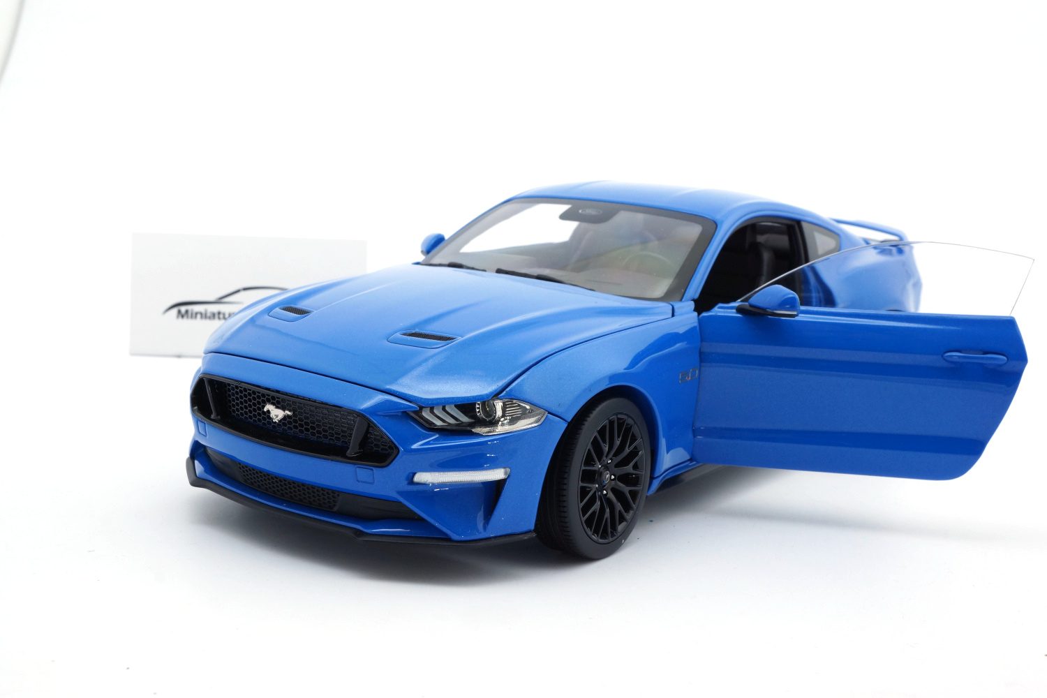 Diecast Masters 61003 Ford Mustang GT 5.0 Coupe - Blau - 2019 1:18
