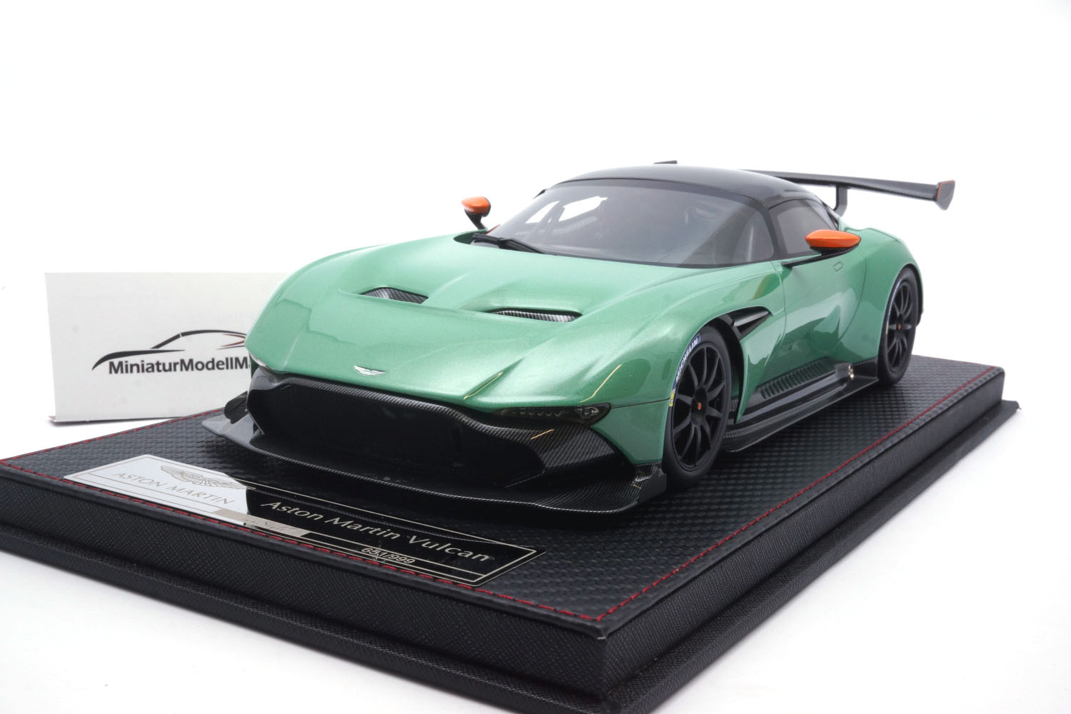 FrontiArt AS014-85 Aston Martin Vulcan -  Pearl Green 1:18