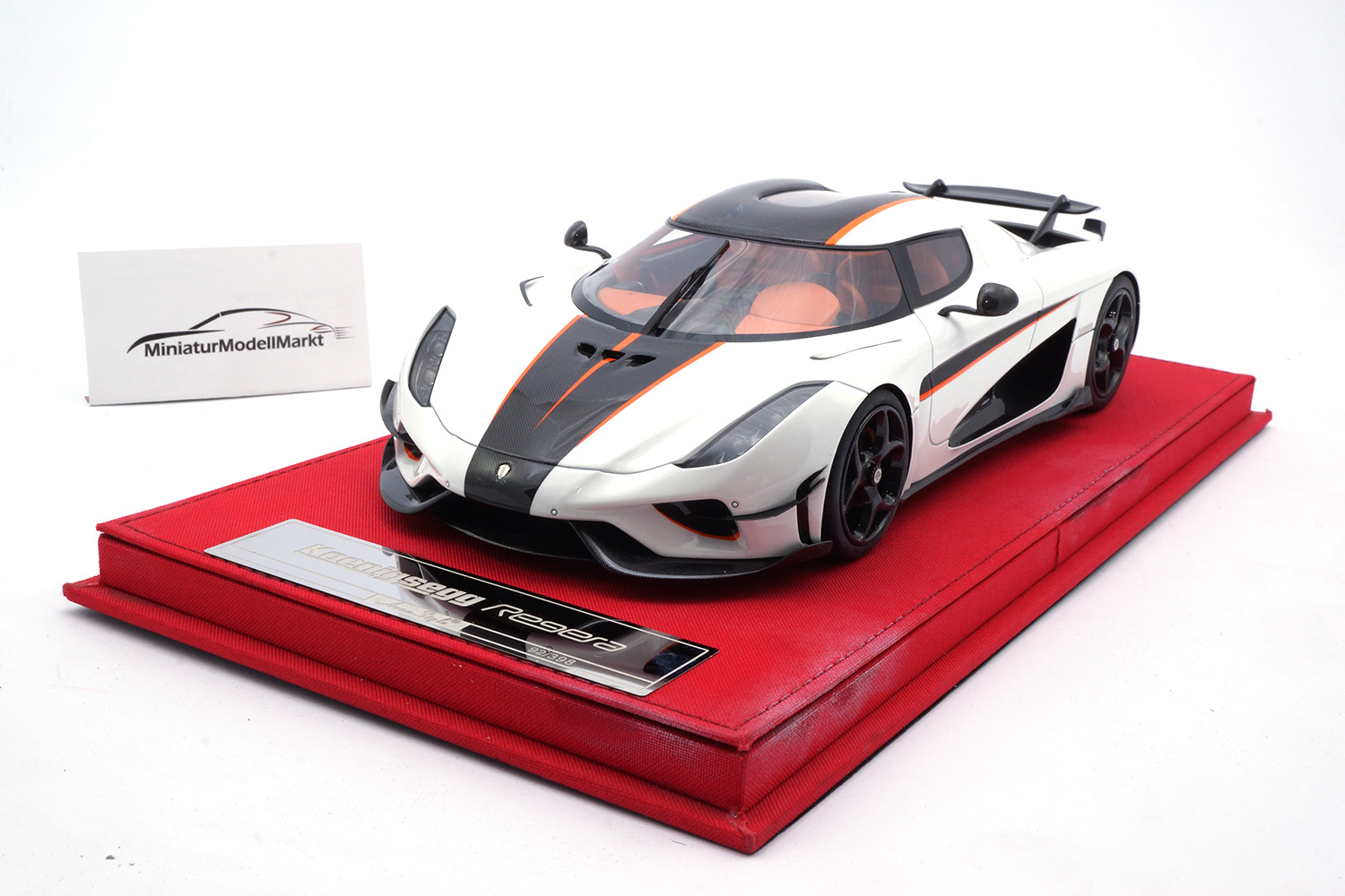 FrontiArt AS025-02 Koenigsegg Regera - White 1:18