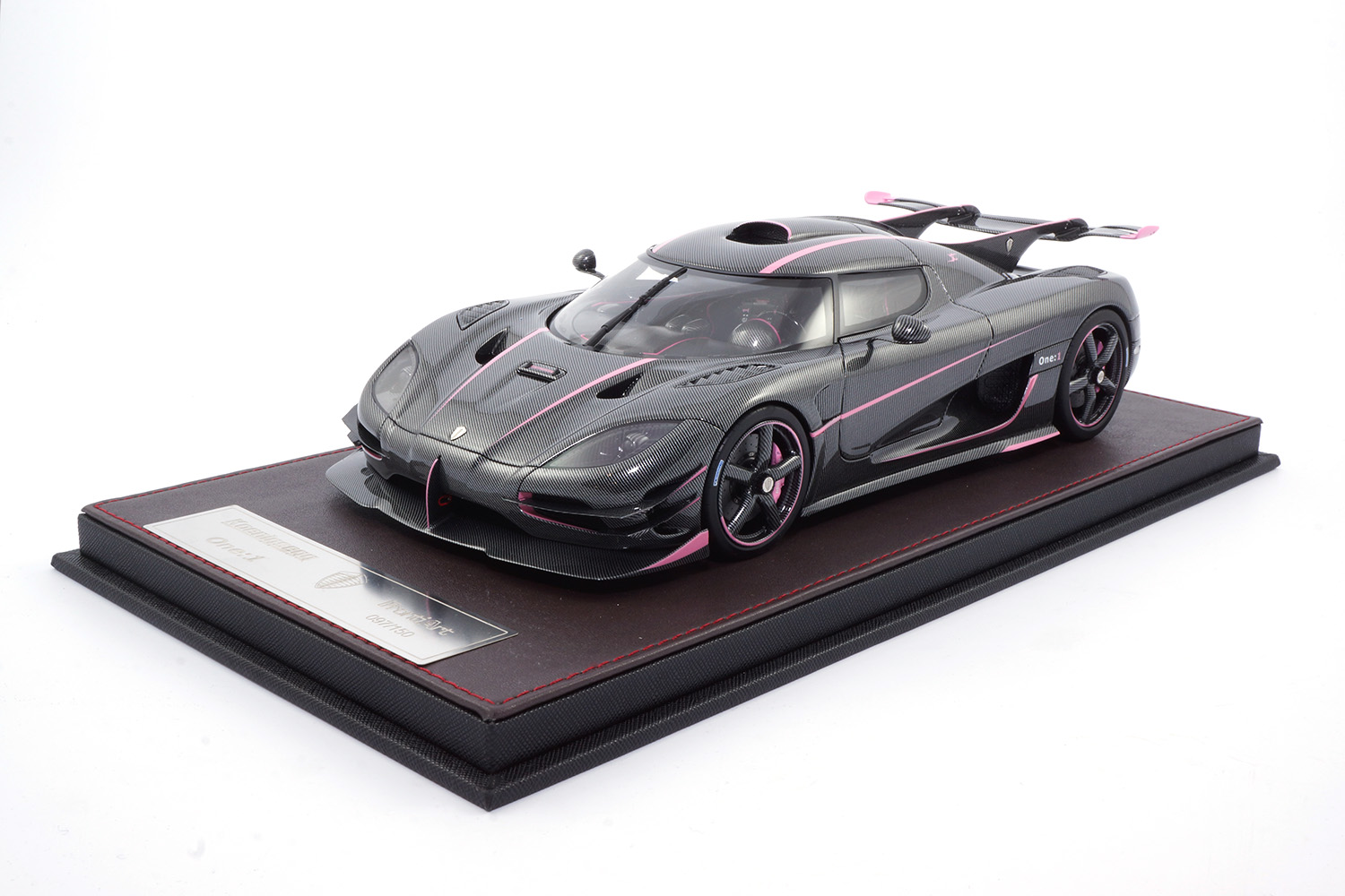 FrontiArt F033-55 Koenigsegg One:1 - Carbon Pink 1:18