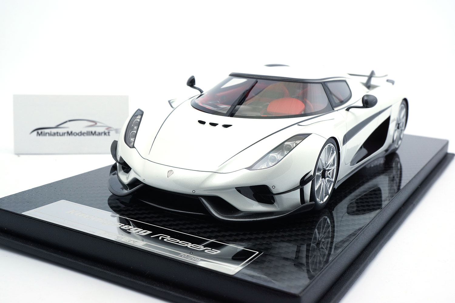 FrontiArt F071-29 Koenigsegg Regera - Pearl White 1:18