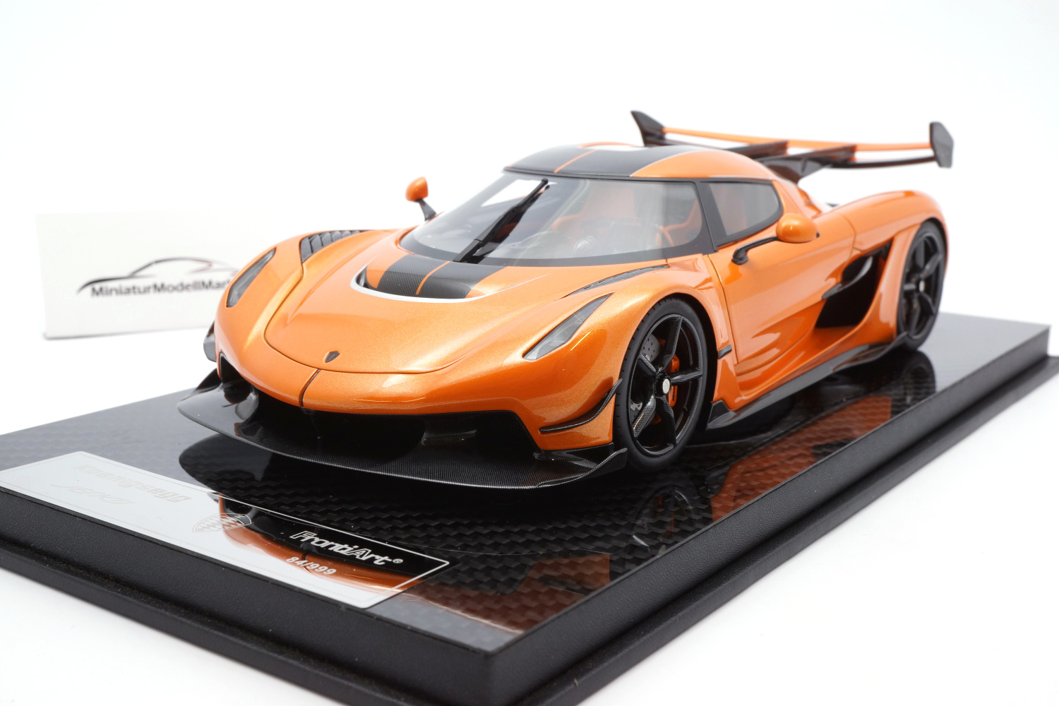 FrontiArt F072-158 Koenigsegg Jesko - Tang Orange 1:18