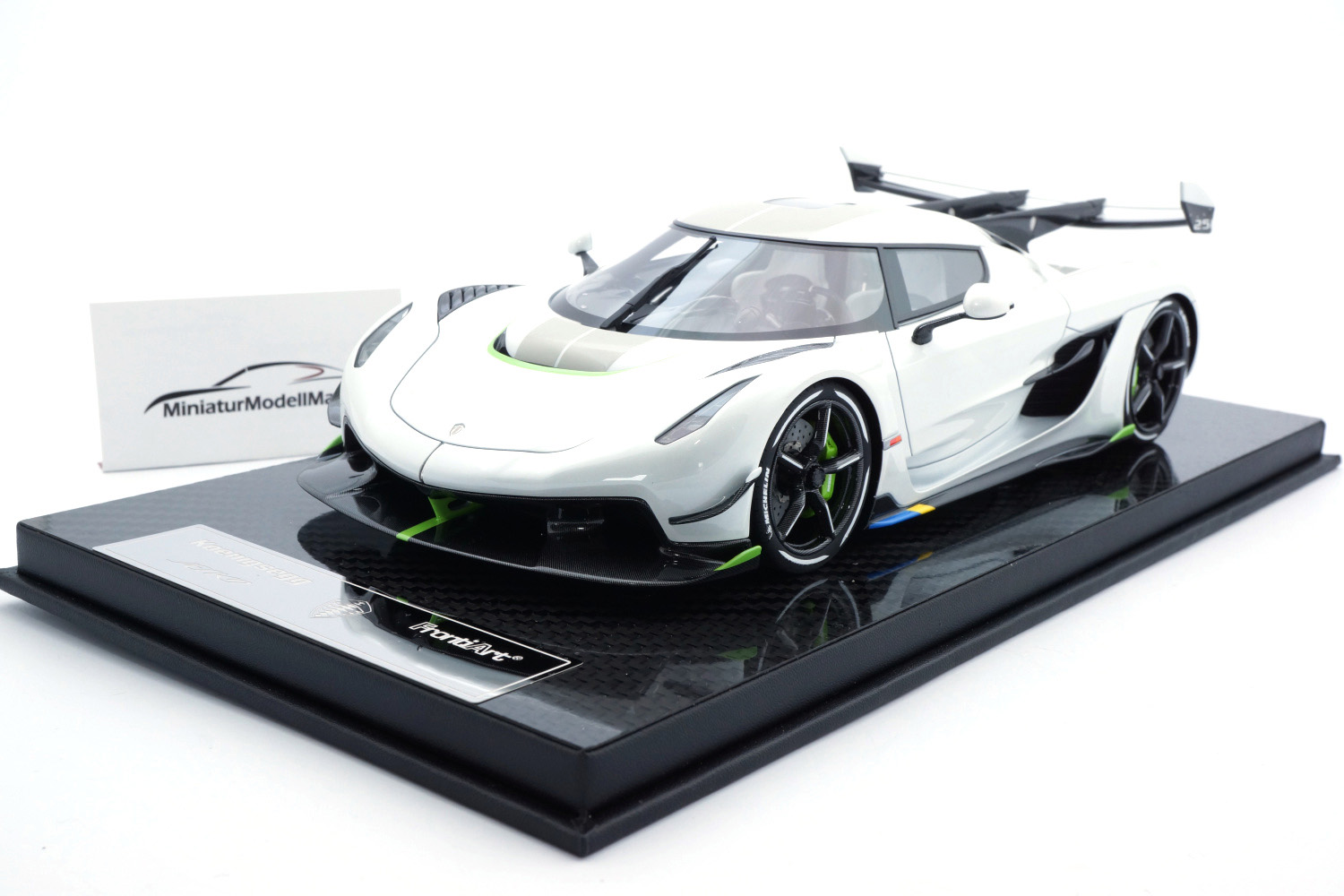 FrontiArt F072-29 Koenigsegg Jesko - Pearl White 1:18