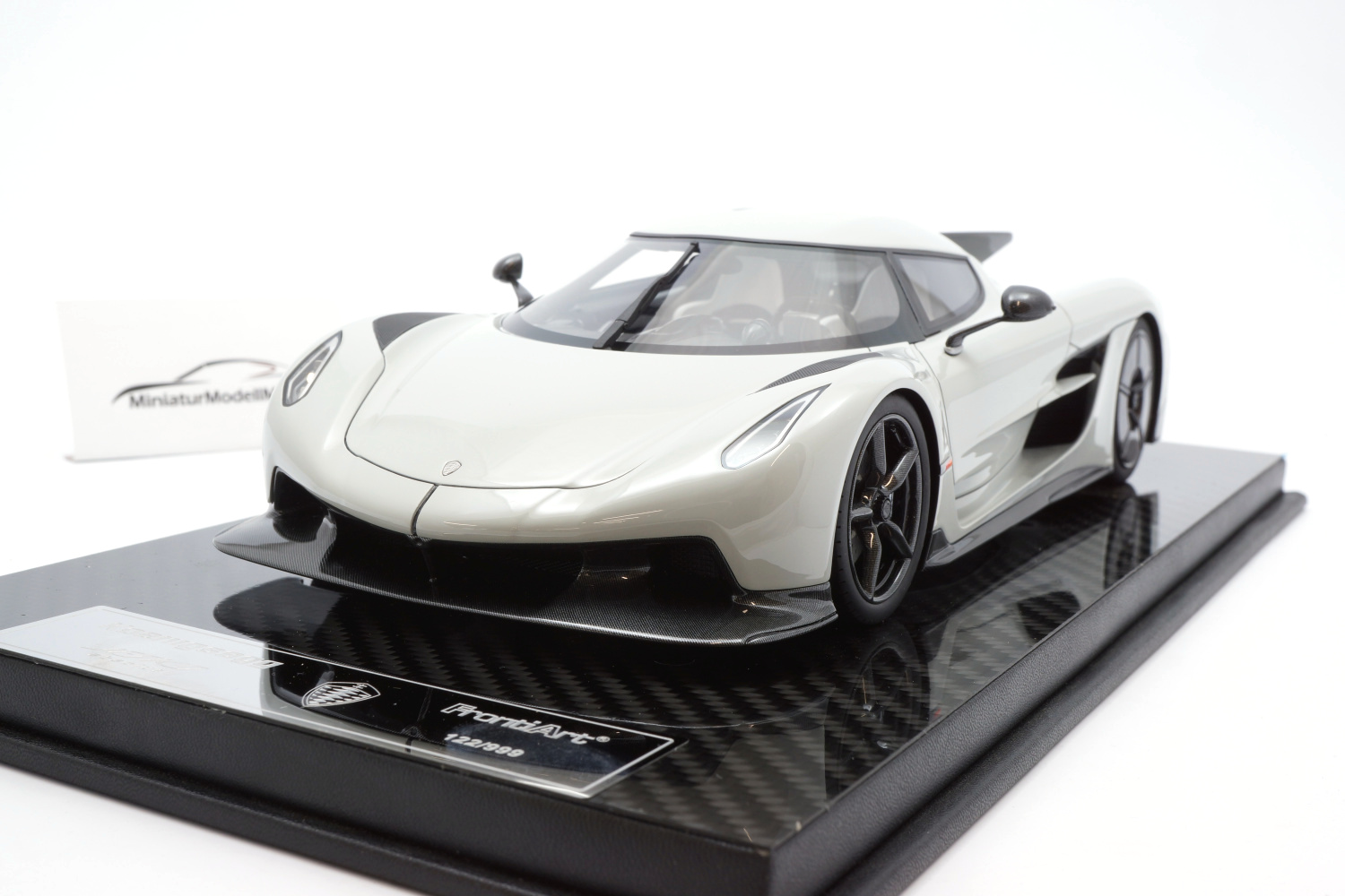 FrontiArt F075-155 Koenigsegg Jesko Absolut - Battle Grey 1:18