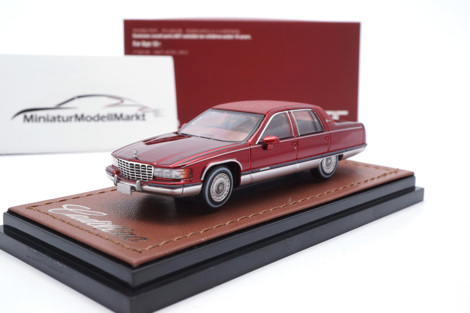 GOC 64001 Cadillac Fleetwood - Rot - 1993 1:64