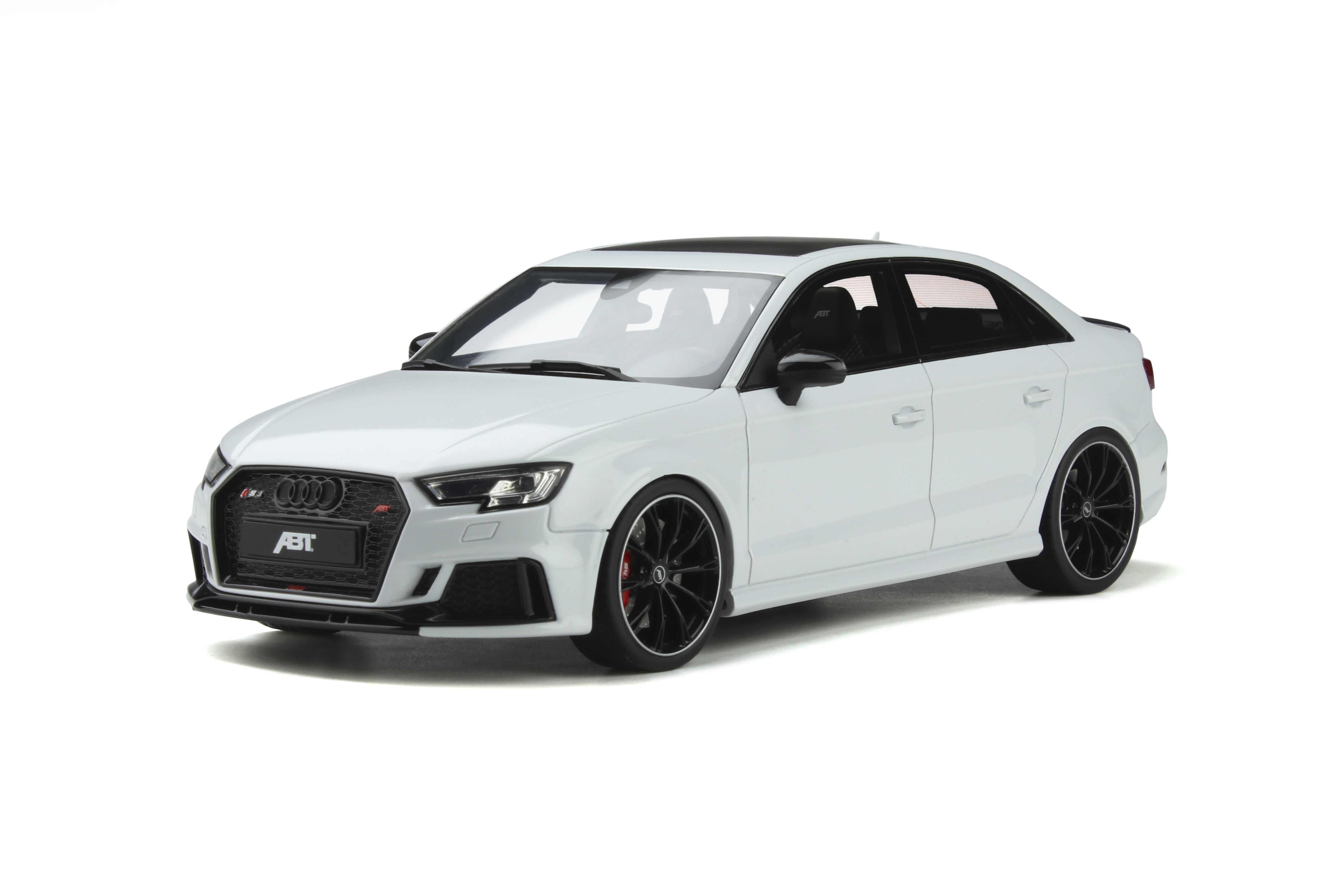 GT-Spirit GT346 Audi ABT RS3 Limousine - Weiss 1:18