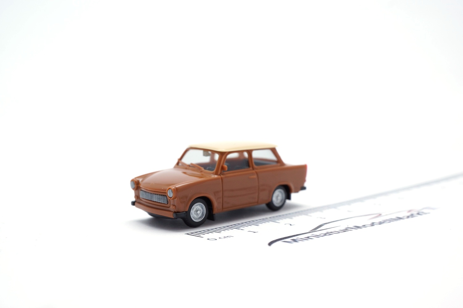 Herpa 020763-004 Trabant 601 S - braun 1:87