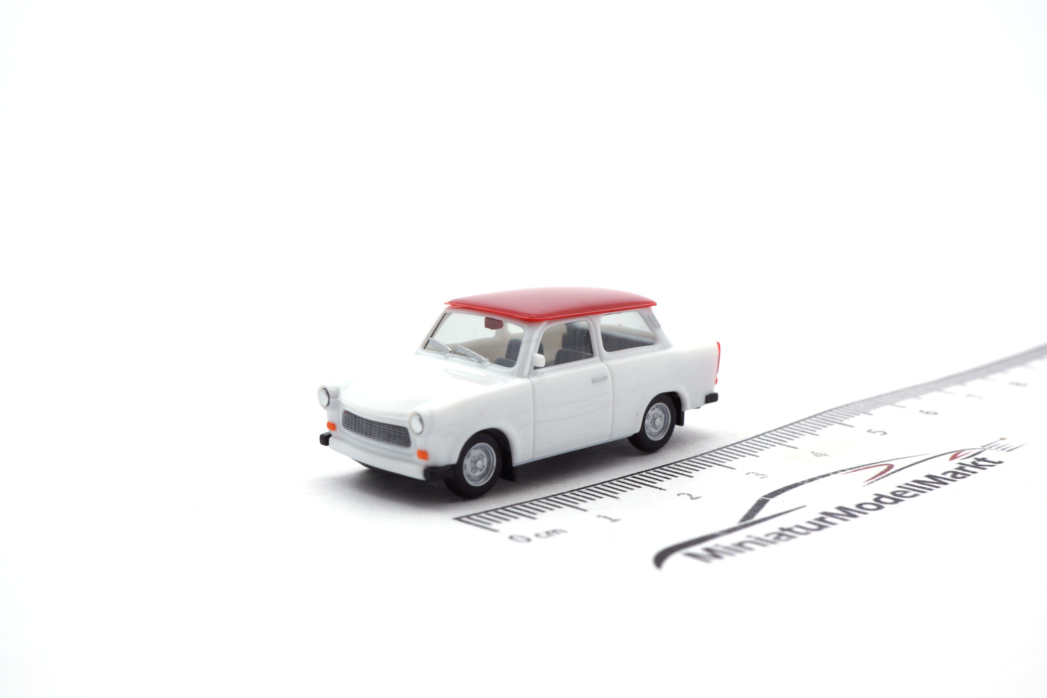 Herpa 020763-007 Trabant 601 Limousine, weiß/rot 1:87