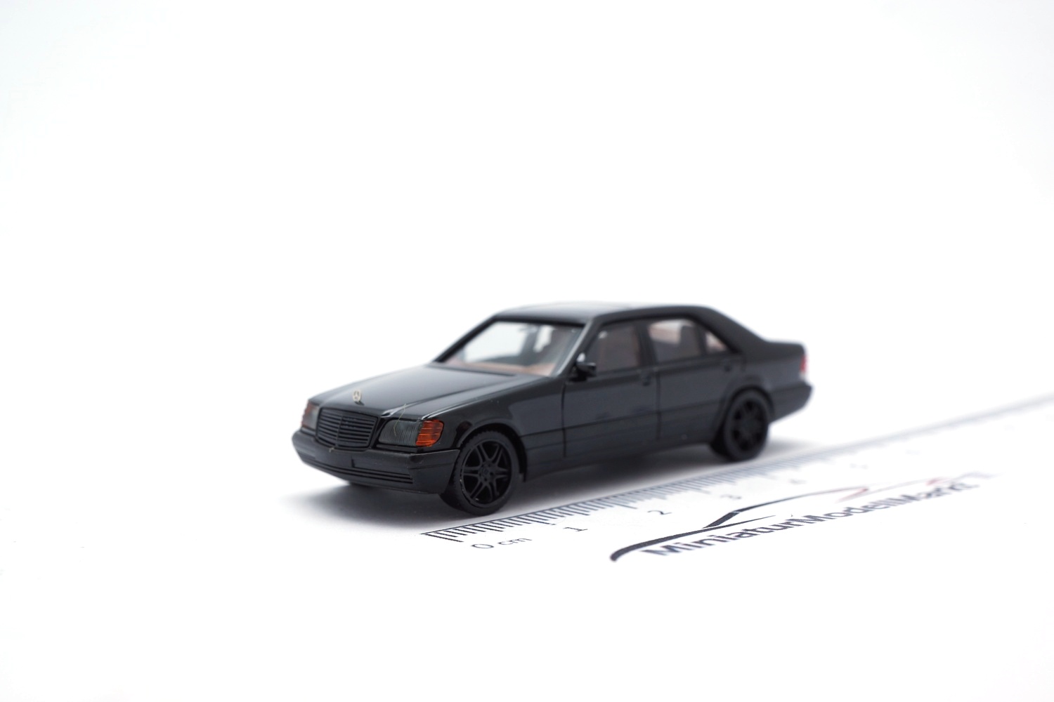 Herpa 020947-002 Mercedes-Benz 600 SEL V12 mit Brabus-Felgen - schwarz 1:87