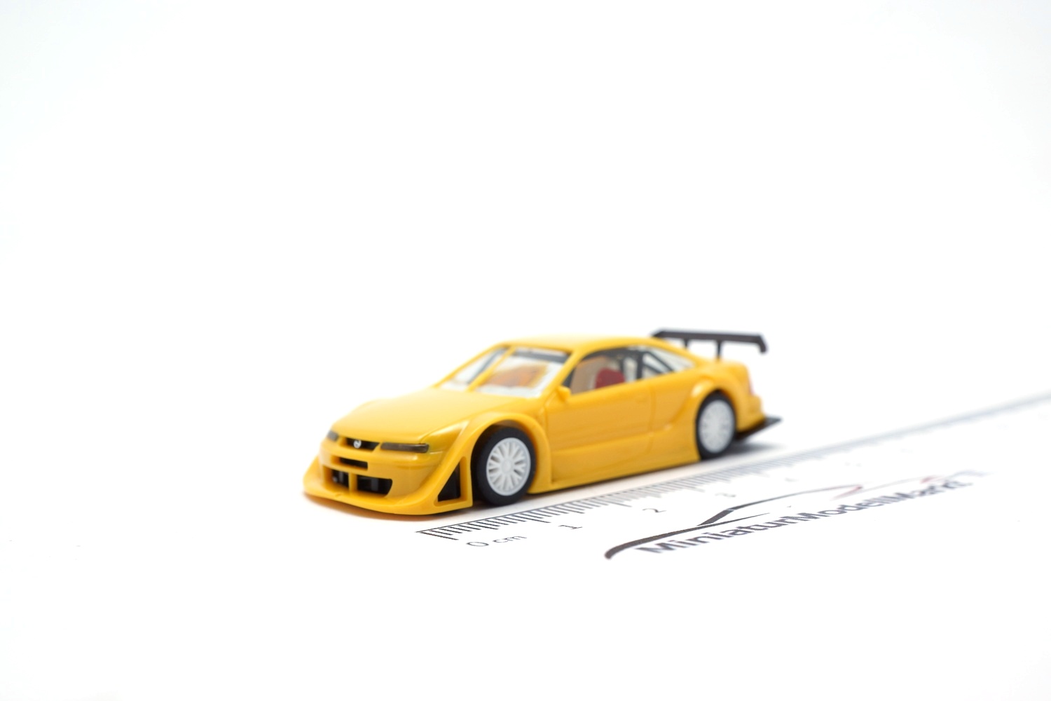 Herpa 022101-002 Opel Calibra Phase IV - solargelb 1:87