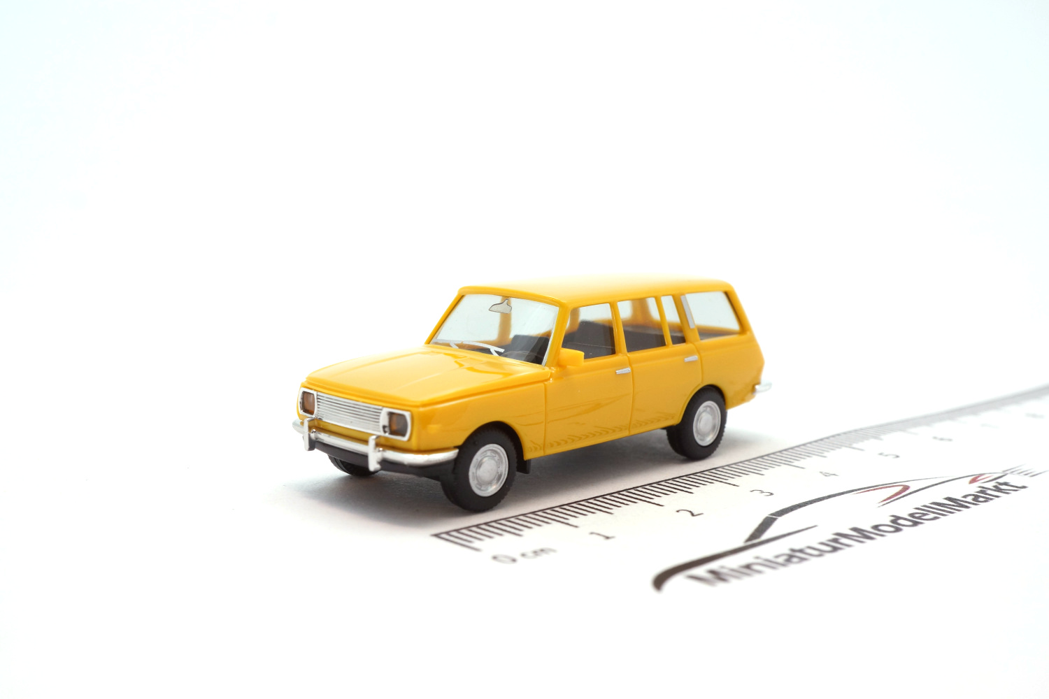 Herpa 024150-006 Wartburg 353 `66 Tourist, goldgelb 1:87