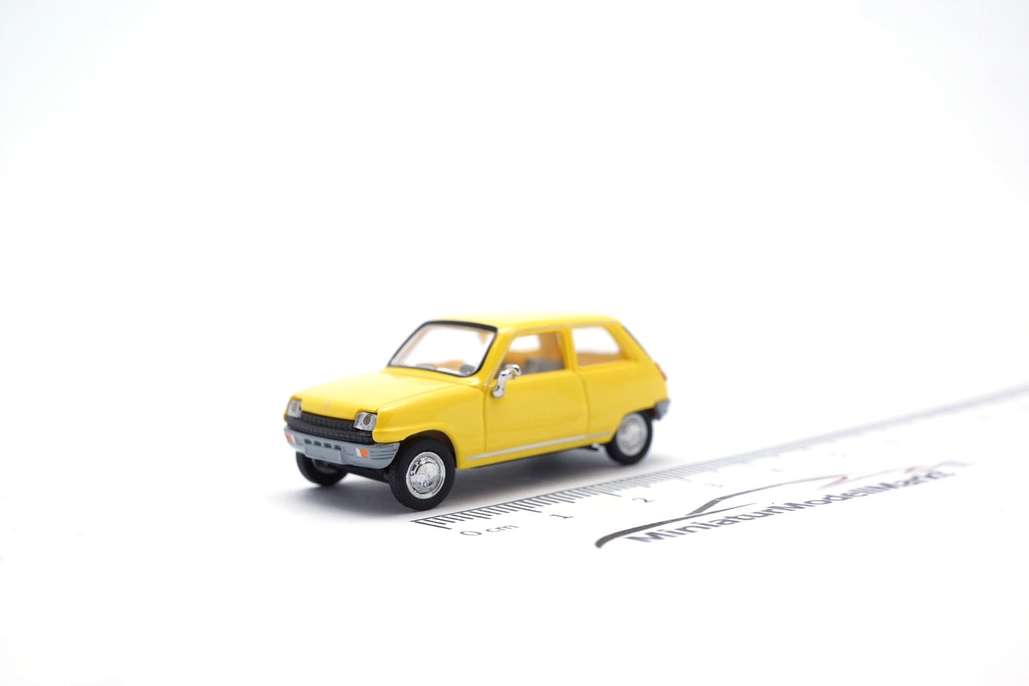 Herpa 024457-002 Renault R5 - gelb 1:87