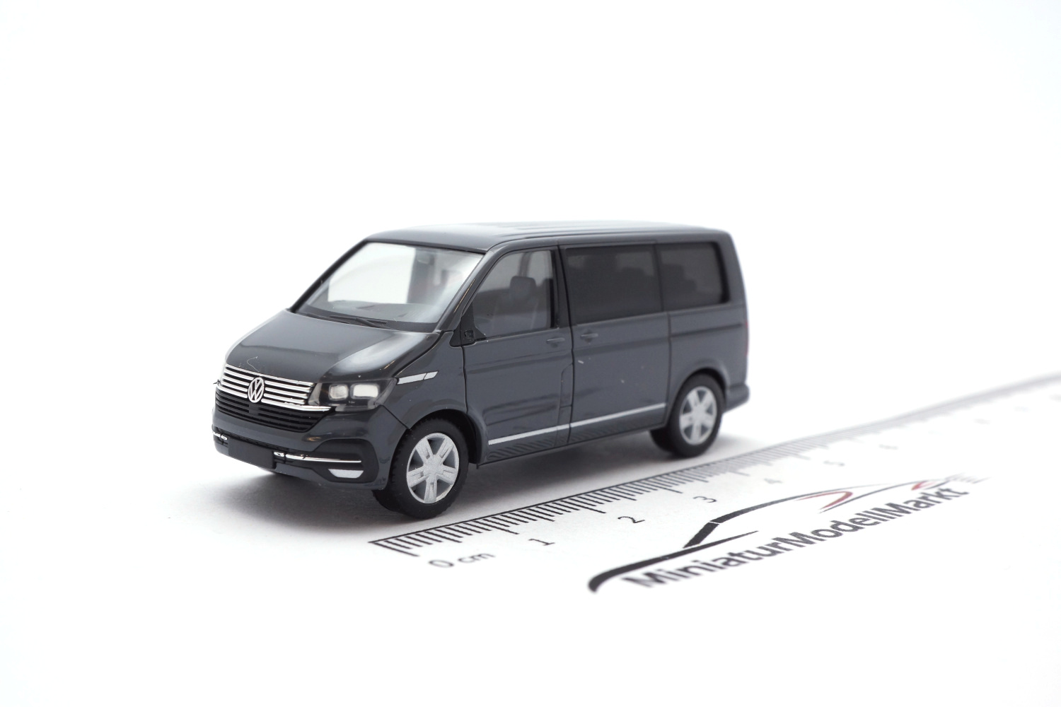 Herpa 096782 VW T 6.1 Caravelle, pure grey 1:87